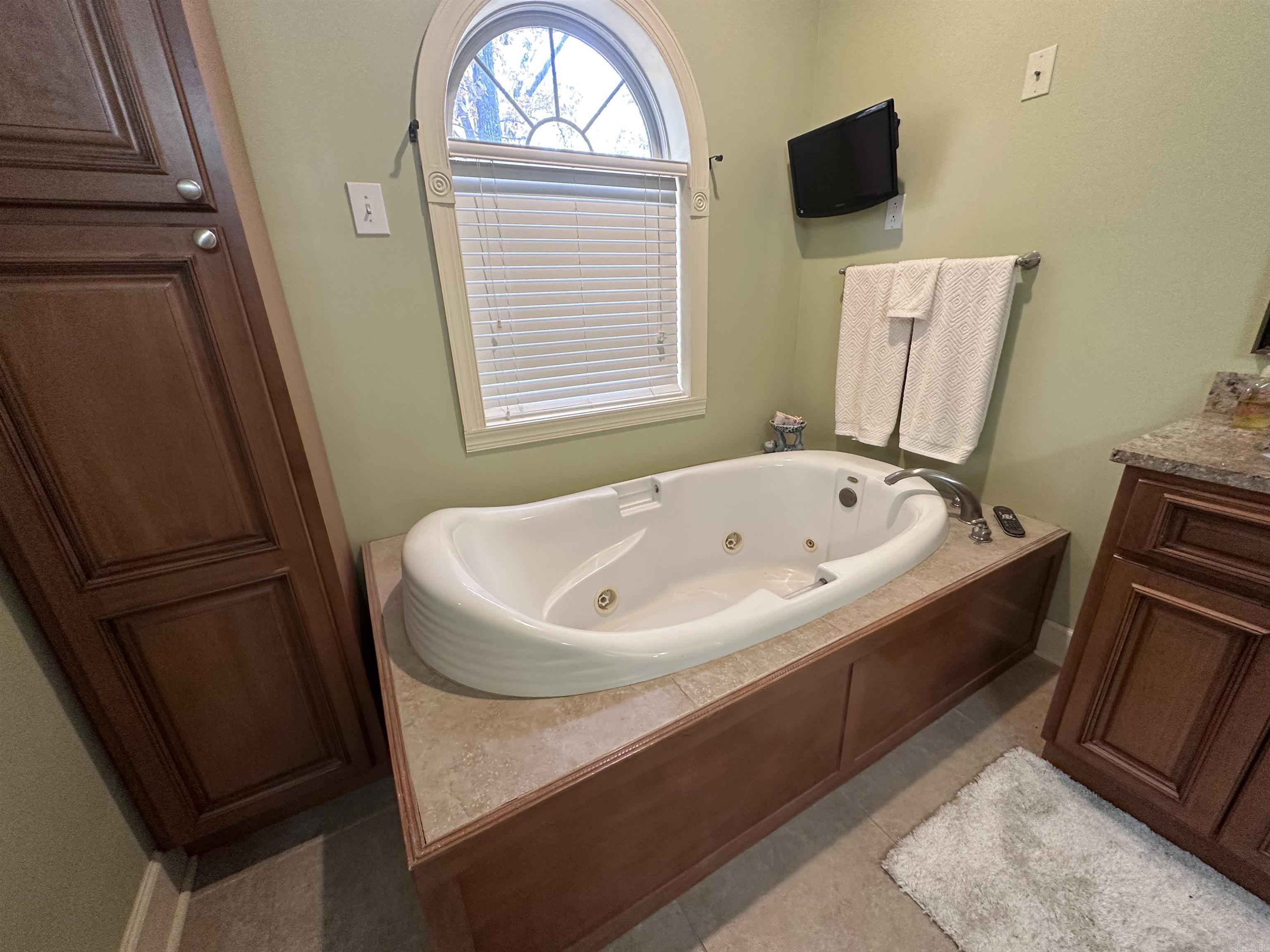 CRICKET COVE - LAKE - Residential