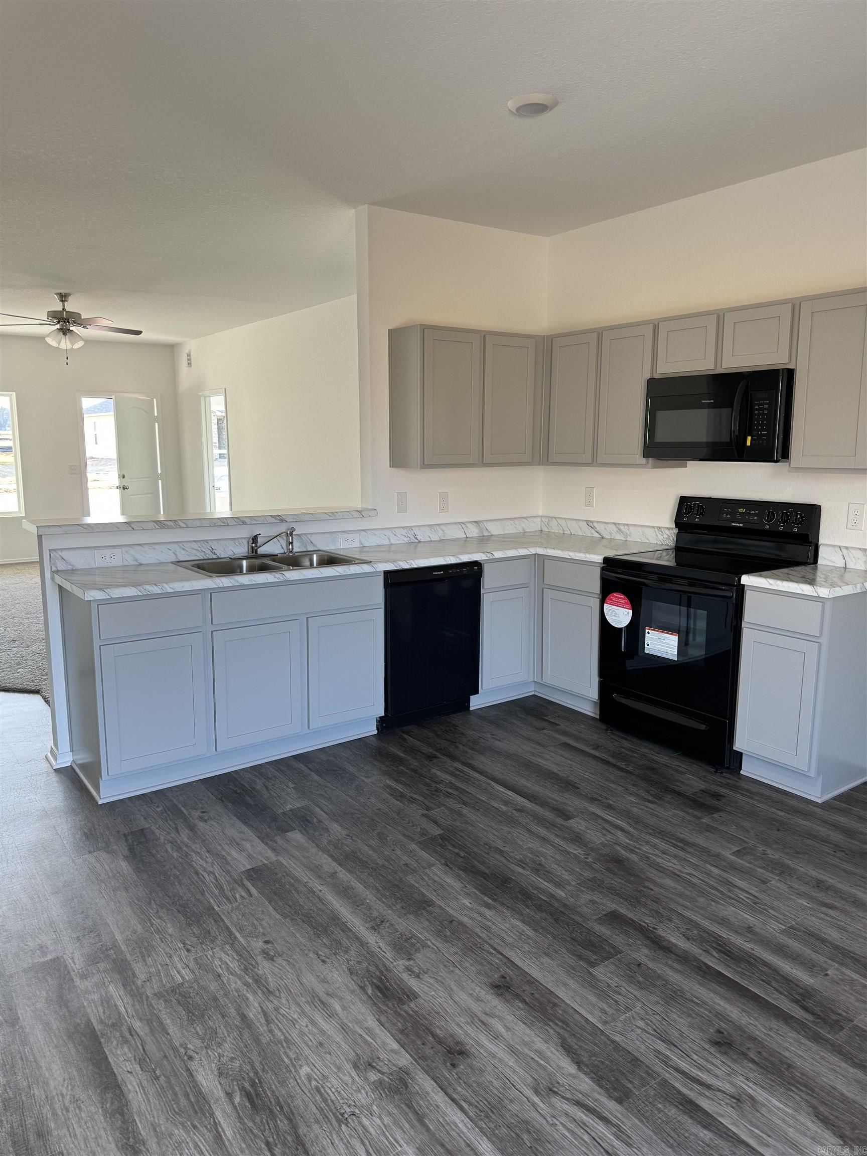 STAGECOACH MEADOWS - Residential