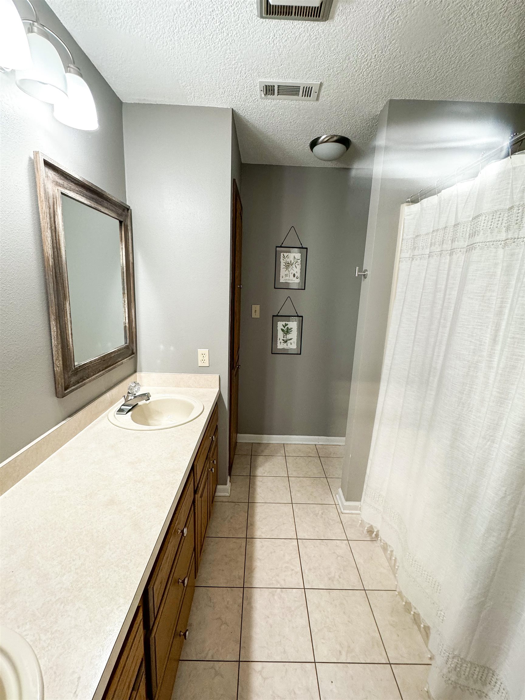 River Oaks Estates - Residential