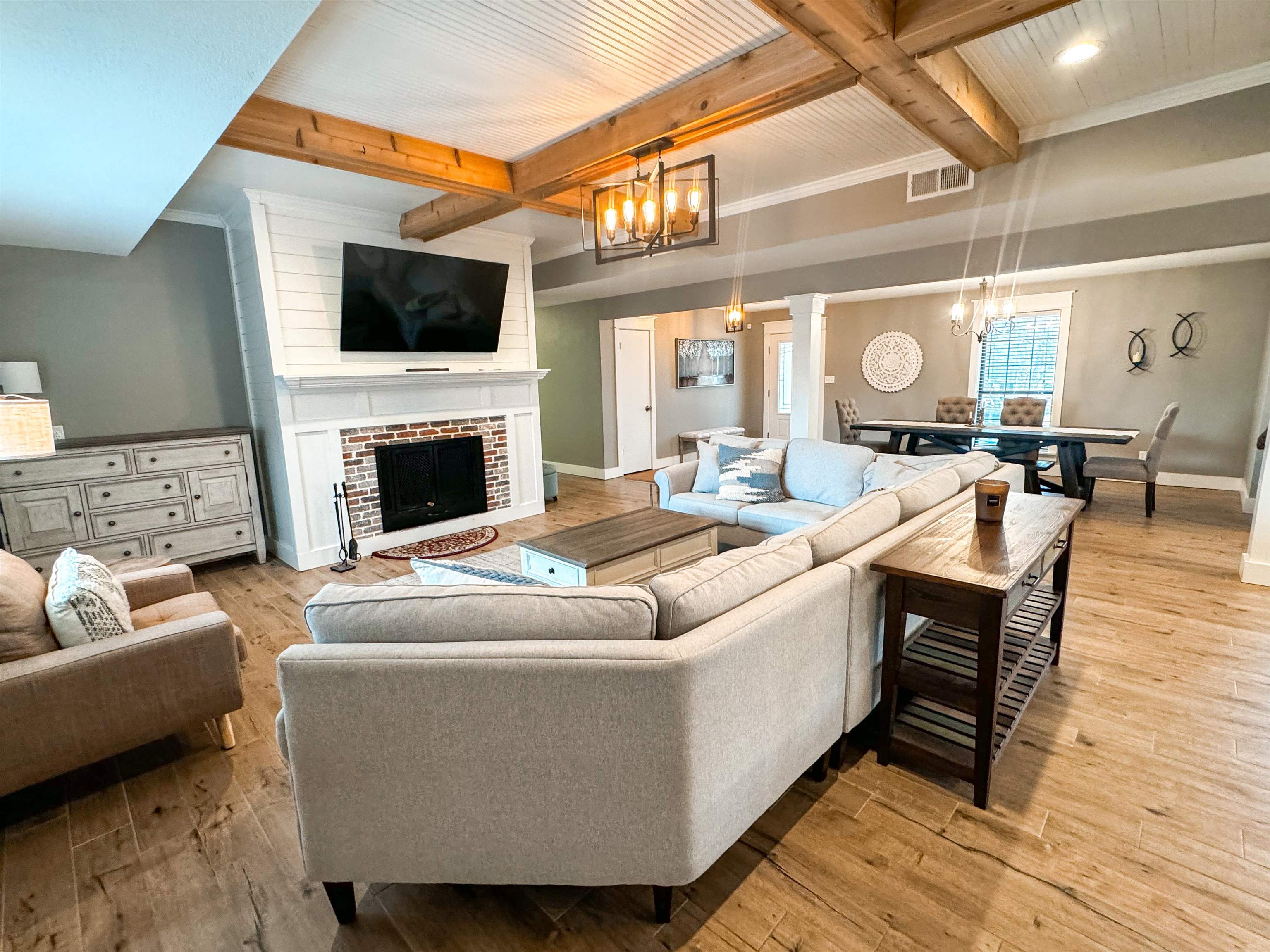 River Oaks Estates - Residential