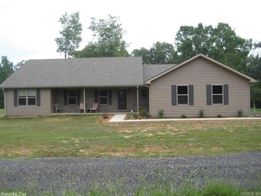 Beautiful new home on Whitetail Lane. 4 bedroom, 2 1/2 bath with vinyl siding. Large master suite with walk-in closet and large walk-in shower (tiled) & soaking tub. Custom cabinets and all new appliances in kitchen. Seller's offering to pay up to, but not to exceed, $4,000.00 of Buyers closing cost on an accepted & approved offer.