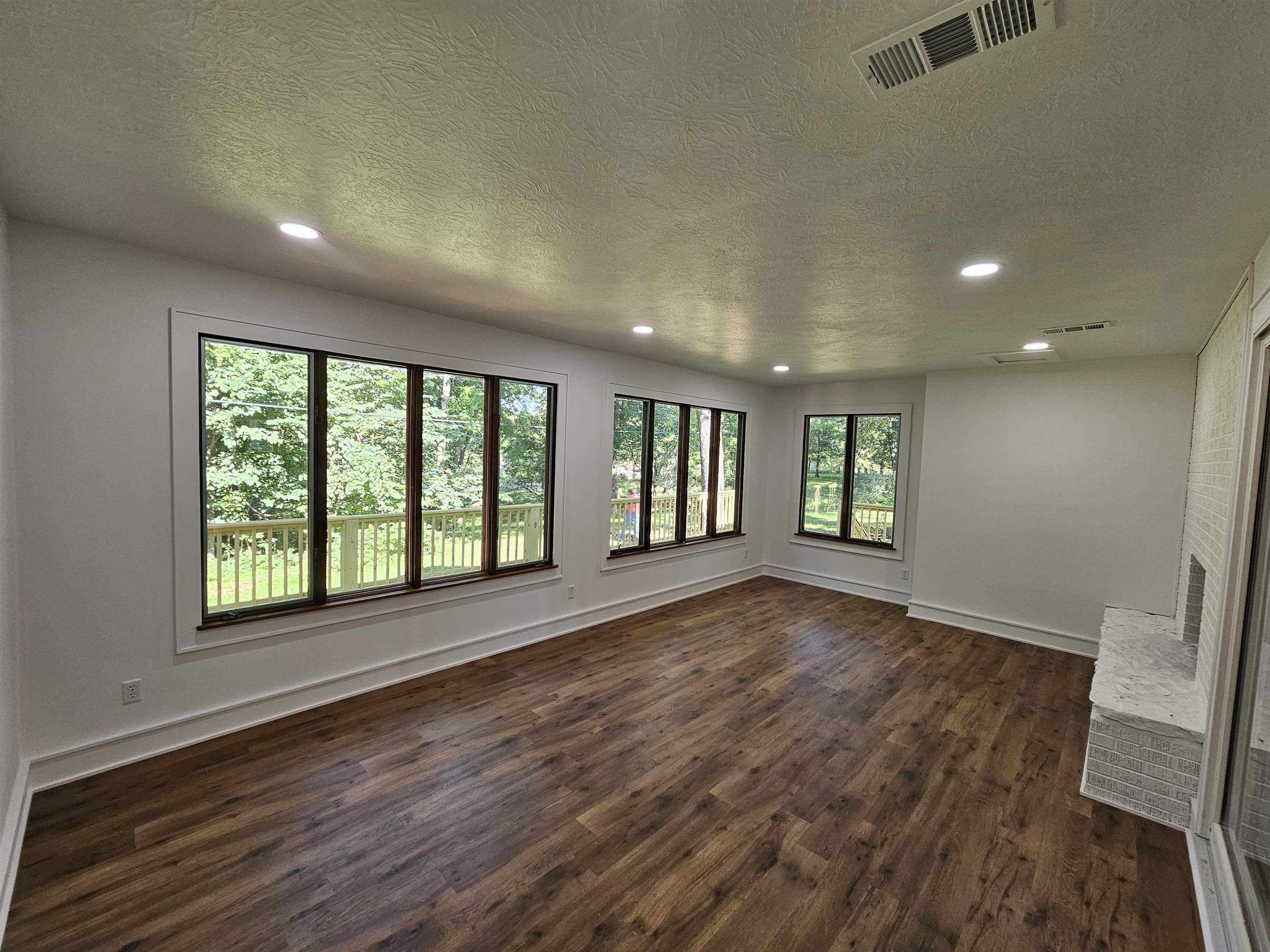 CROWN ADDITION - Residential