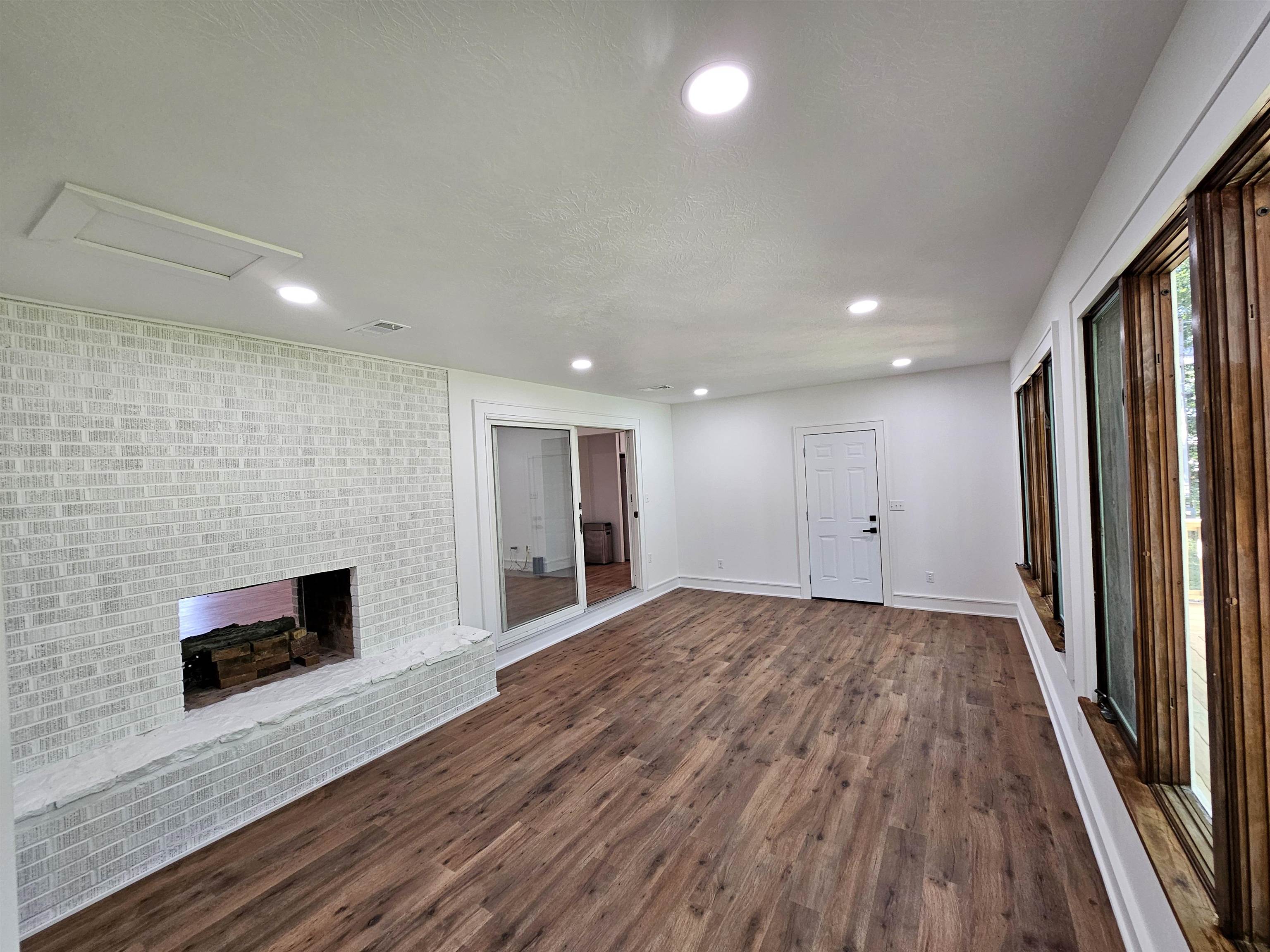 CROWN ADDITION - Residential