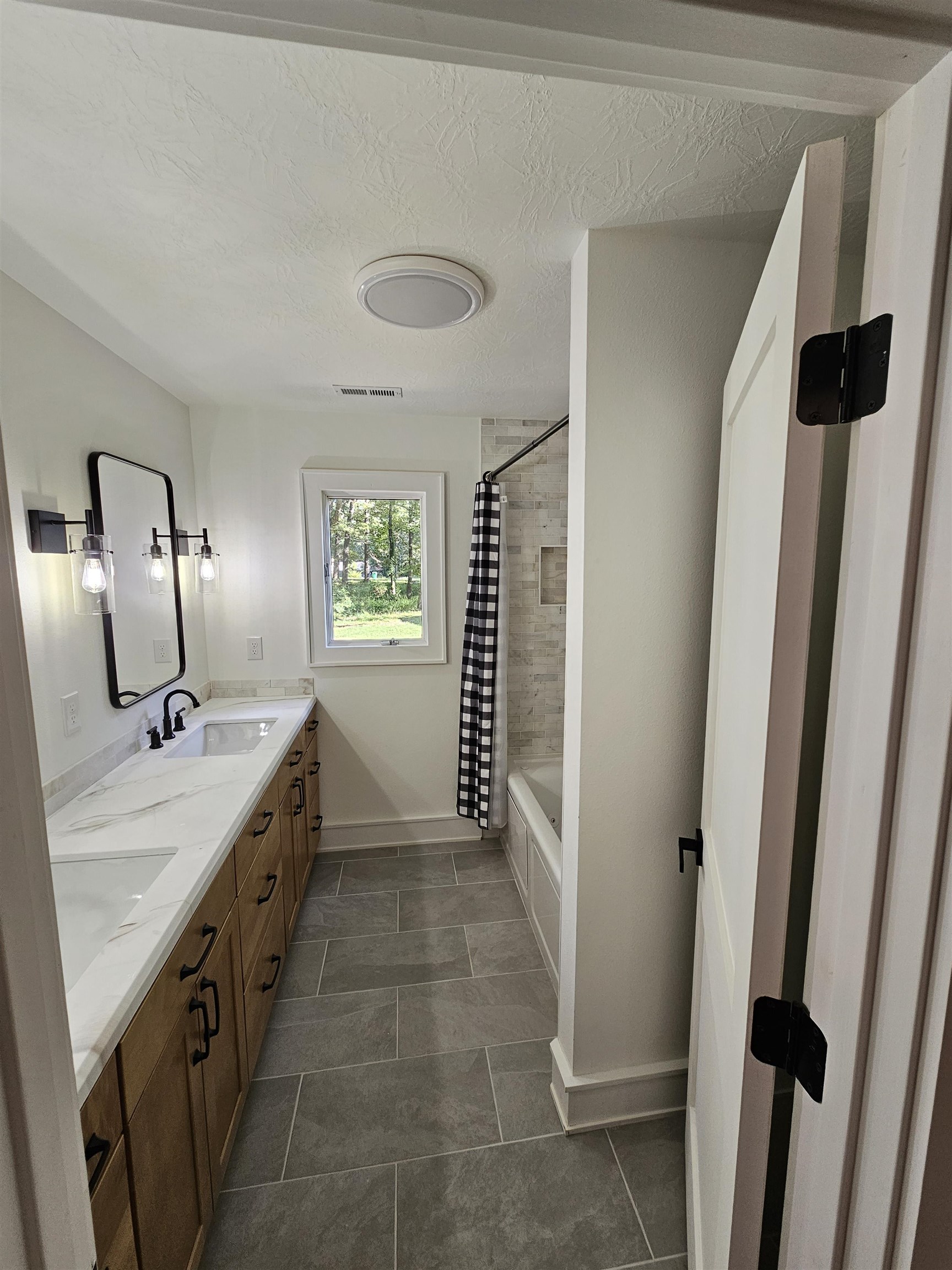 CROWN ADDITION - Residential