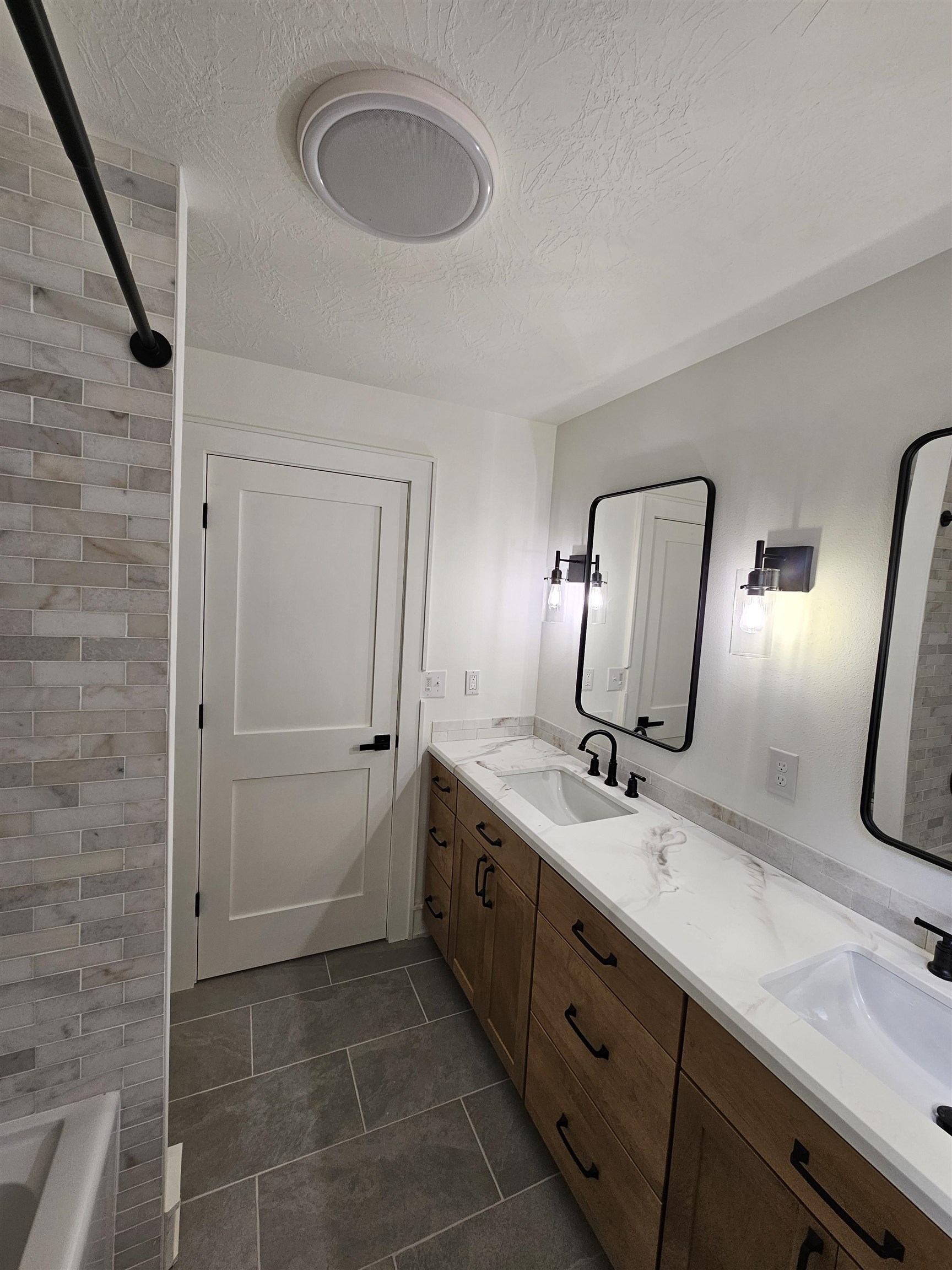 CROWN ADDITION - Residential