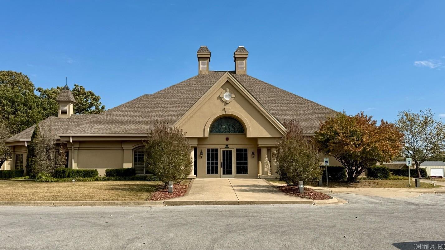 Prime Dental/Medical/Professional Office Space Unlock the potential of this fully operational dental office with the flexibility to suit a wide range of medical or professional uses. This well-maintained facility includes: Multiple treatment rooms Private offices and a welcoming reception/waiting area Private consultation and administrative offices Spacious upper level perfect for additional offices or storage Situated on over 3 acres, the property located just seconds from hospital and other medical facilitiesāmaking it a prime location for healthcare providers or investors looking to expand in a thriving medical hub.