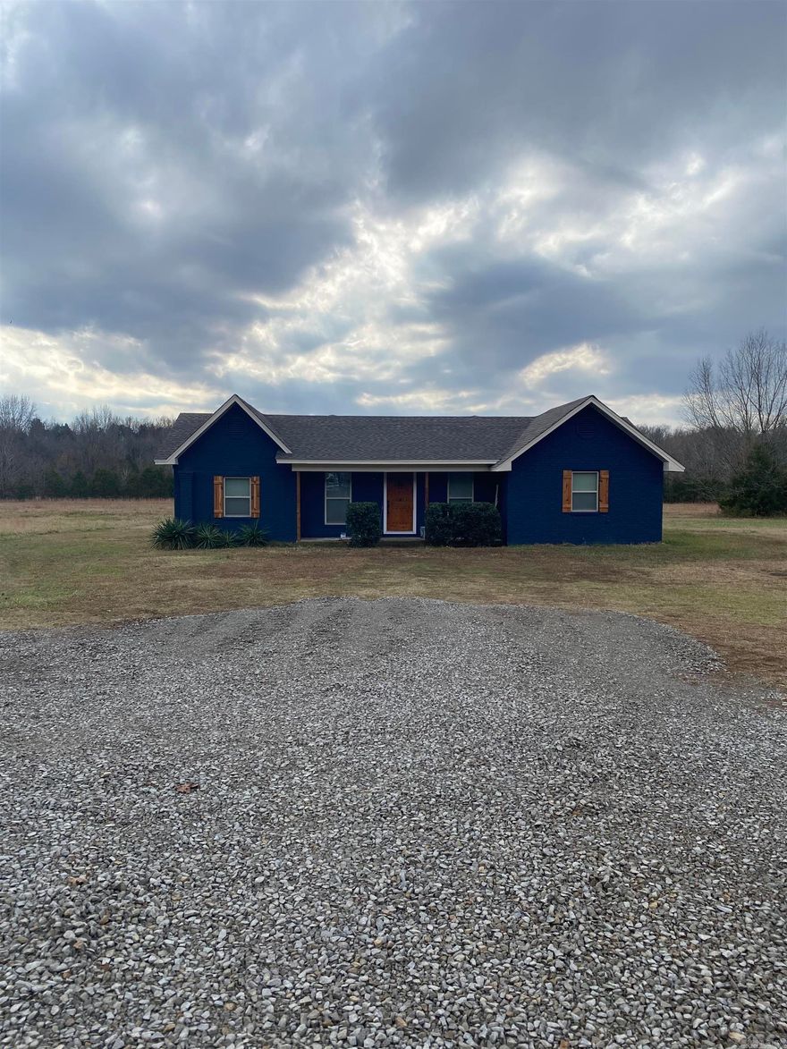 Newly updated home sitting on 1 acre within the Greenbrier School District. This three bedroom and two bath home has stainless steel appliances, vinyl plank flooring through out and a large custom shower in the master bath.