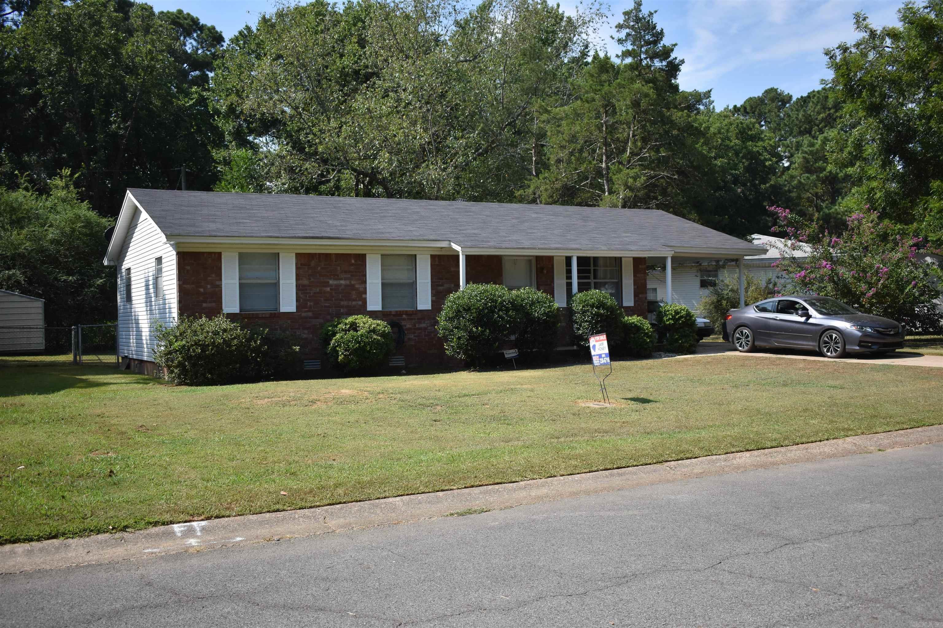 ---Seller will review all offers at noon 8/15/2025 and will give answer no later than noon 8/18/2025.--- HVAC New in 2024, roof 2018, a lot of the plumbing has been redone in the last few years. The house has a wonder full fenced back yard. The house in good condition be a wonderful rental or owner occupant.