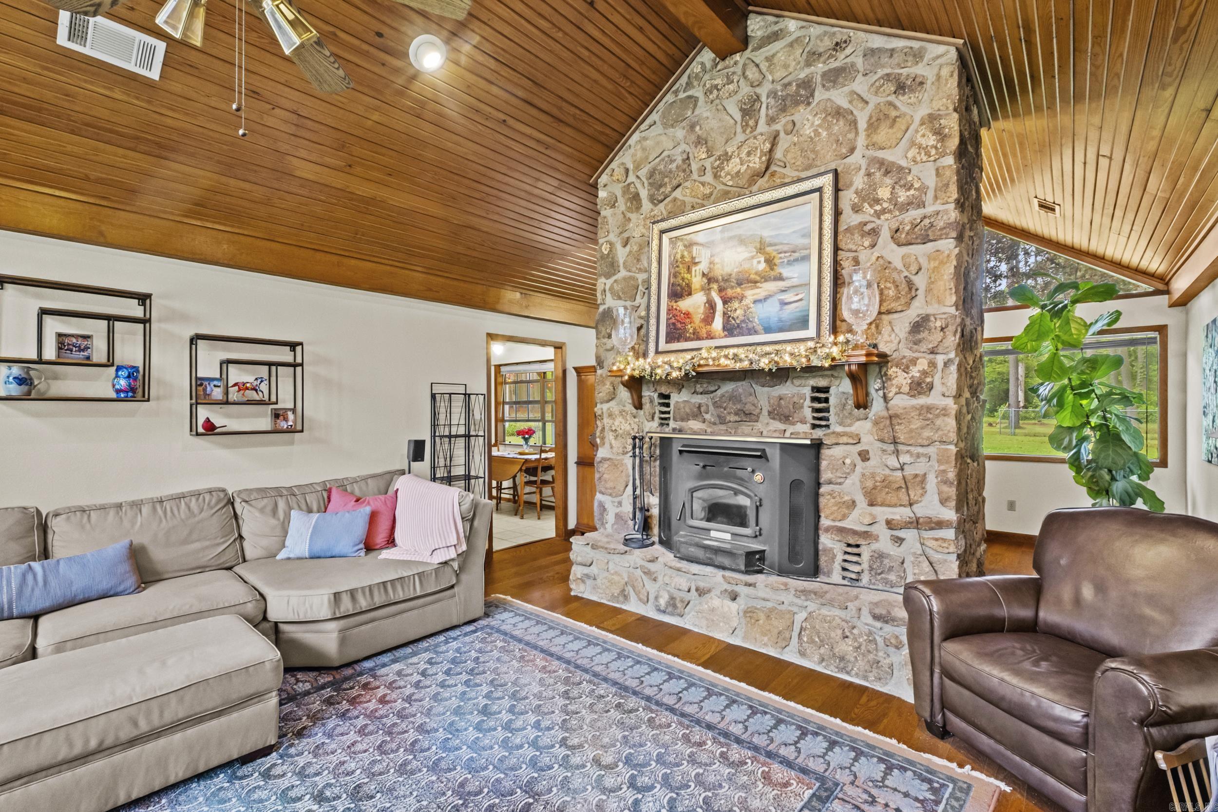 PINEWOOD ESTATES - Residential