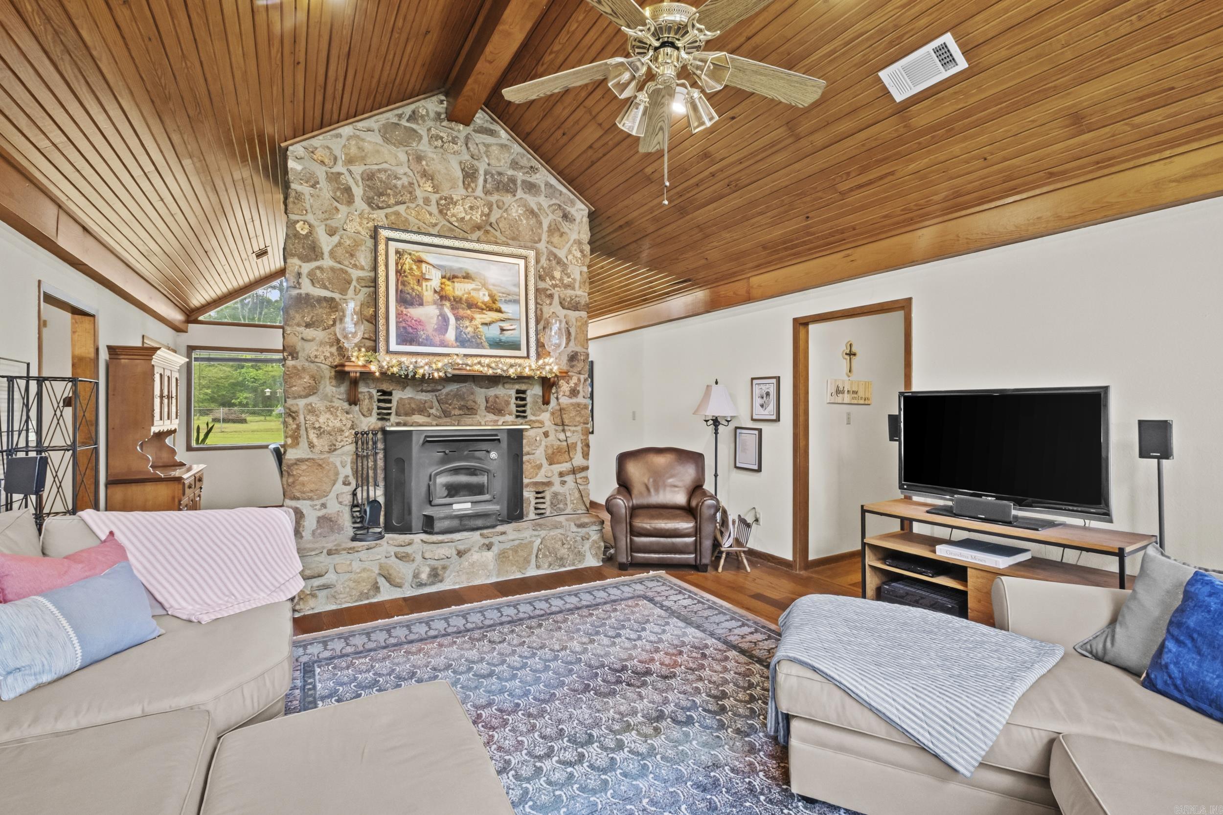 PINEWOOD ESTATES - Residential