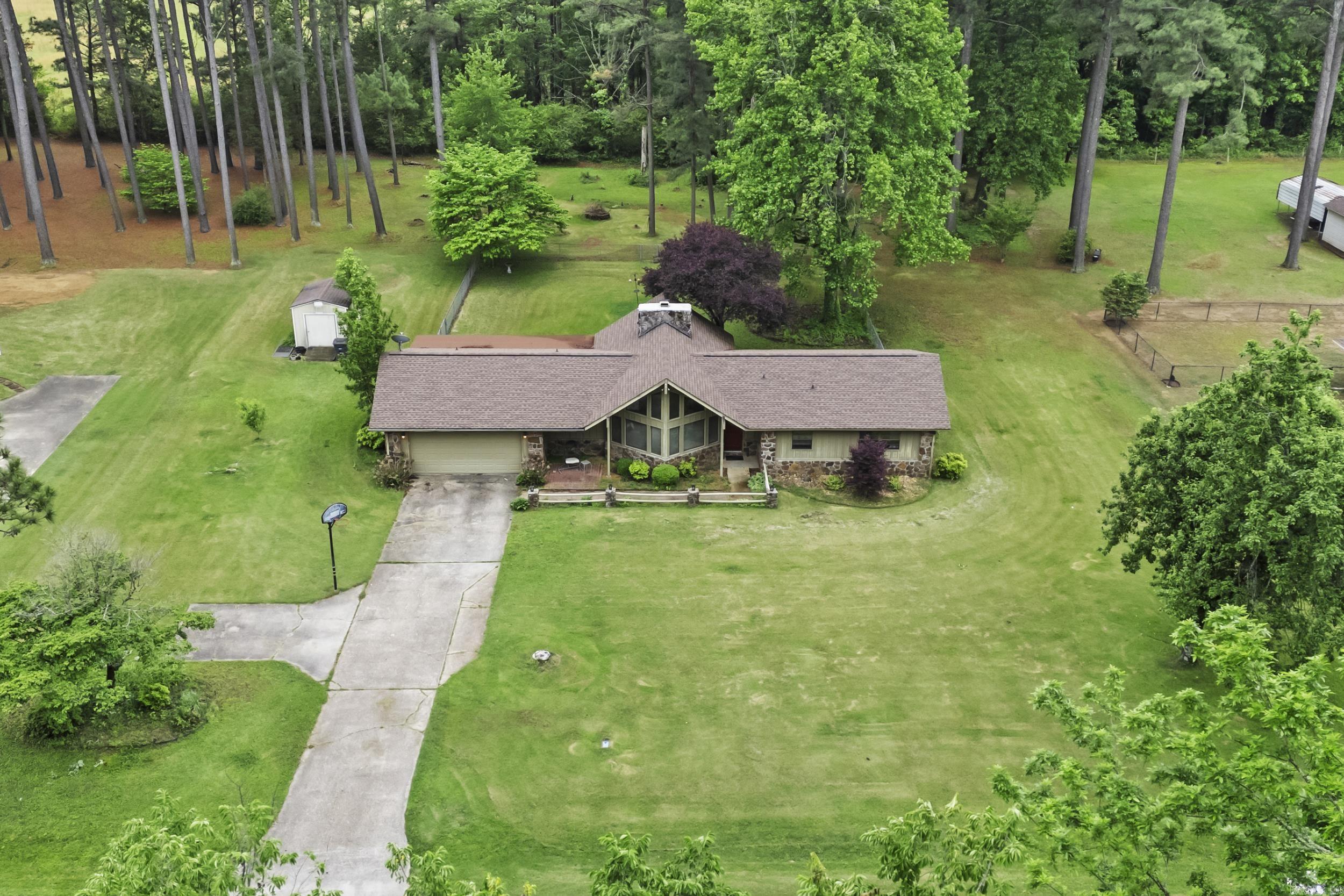 PINEWOOD ESTATES - Residential