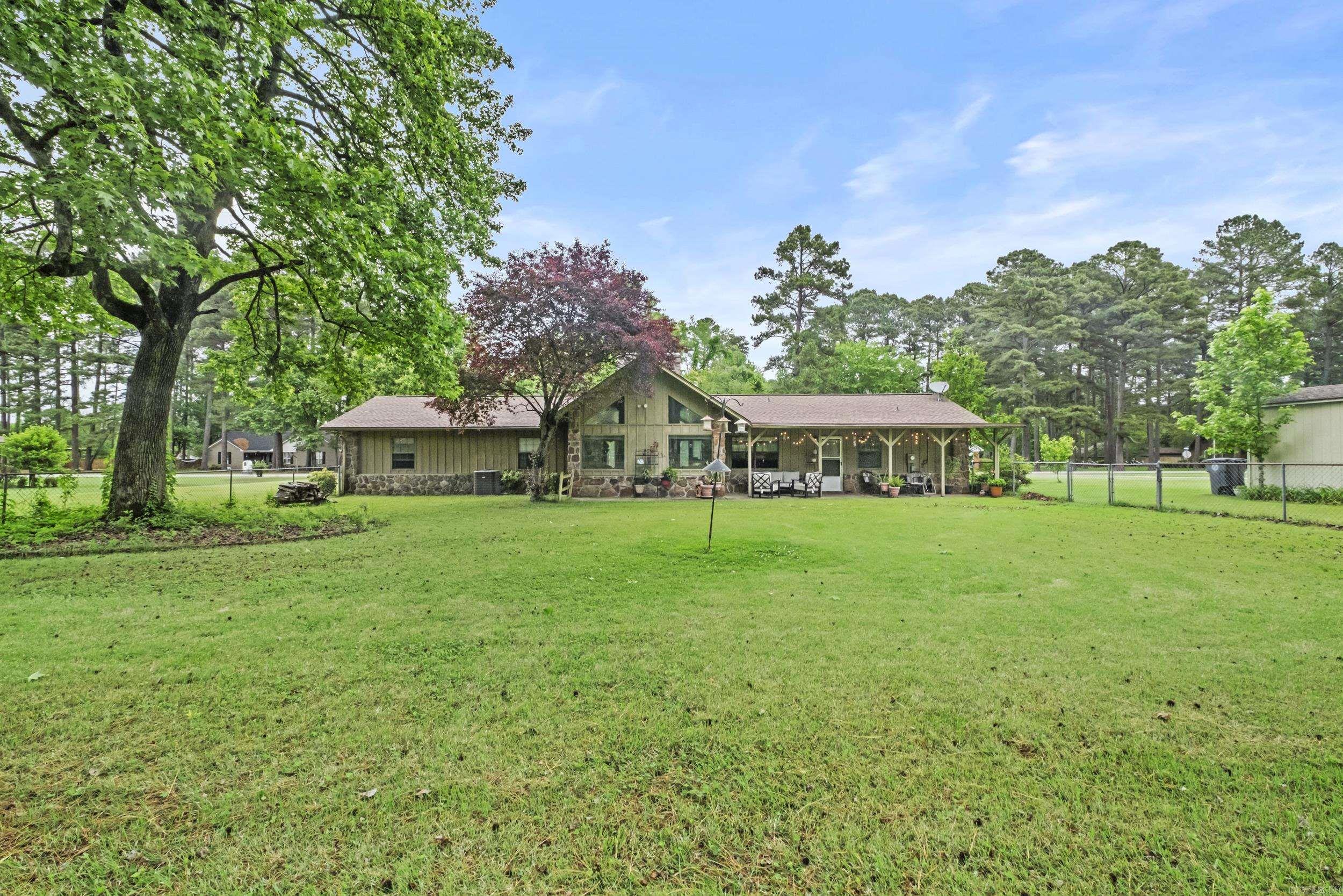 PINEWOOD ESTATES - Residential