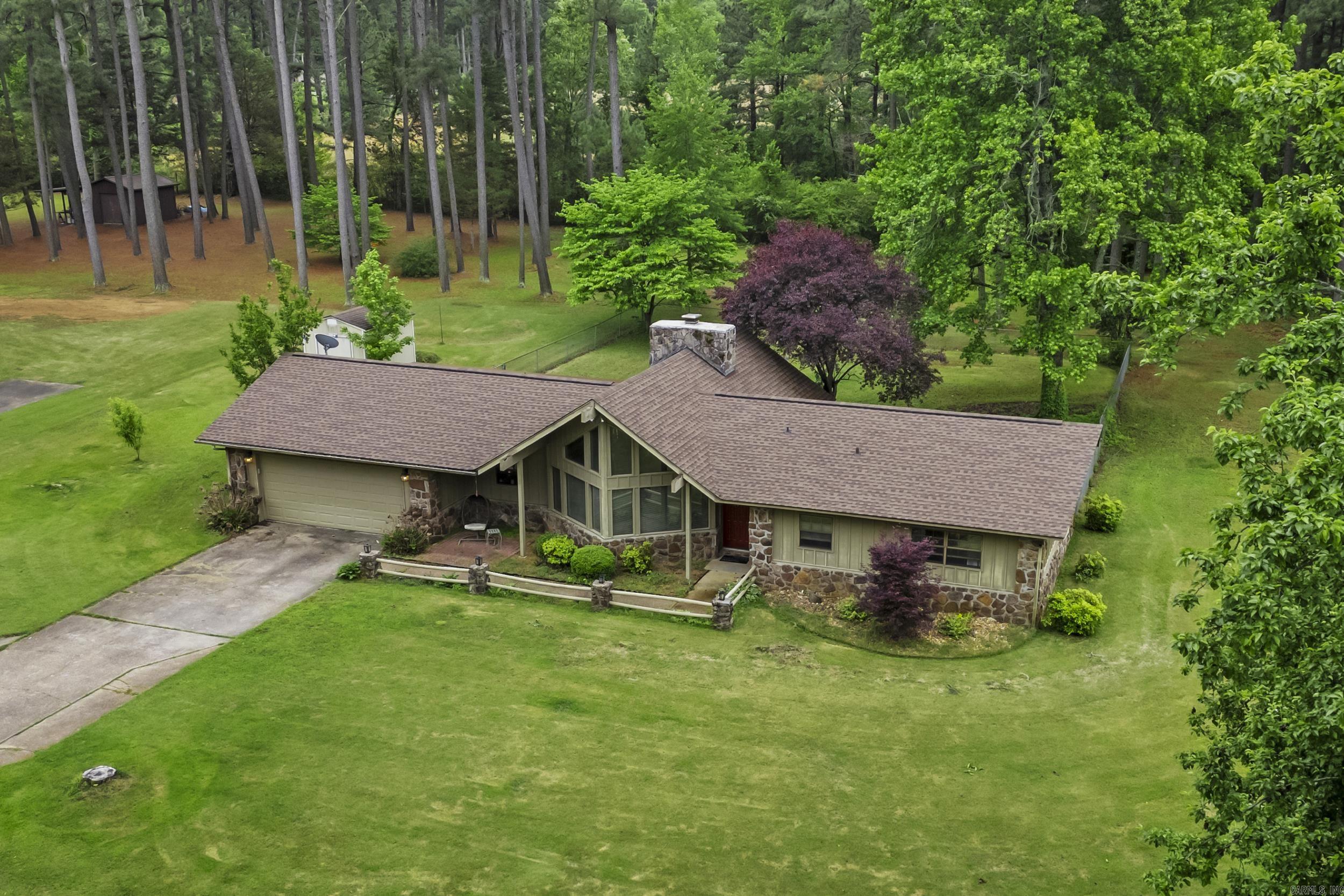 PINEWOOD ESTATES - Residential