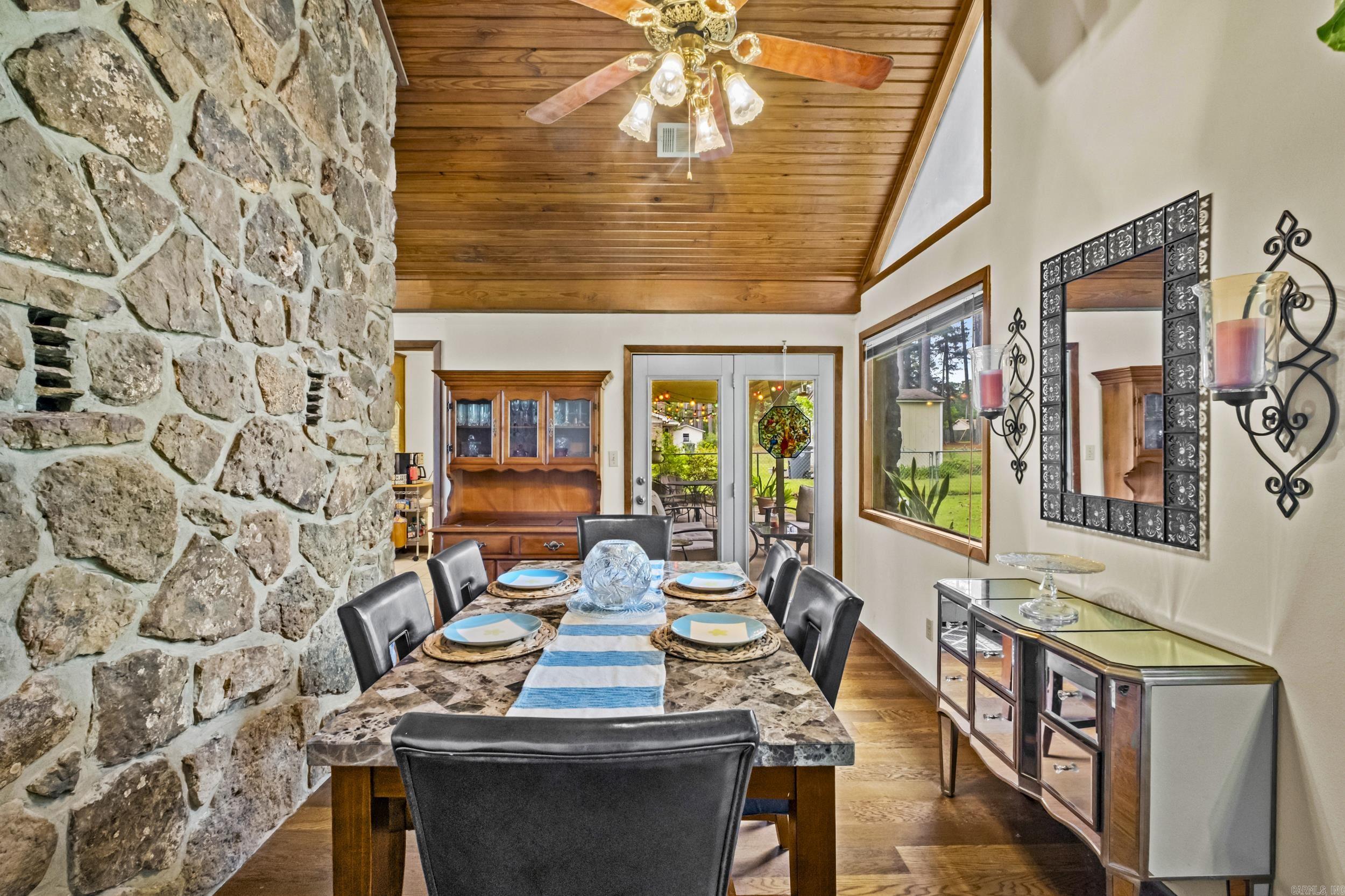 PINEWOOD ESTATES - Residential