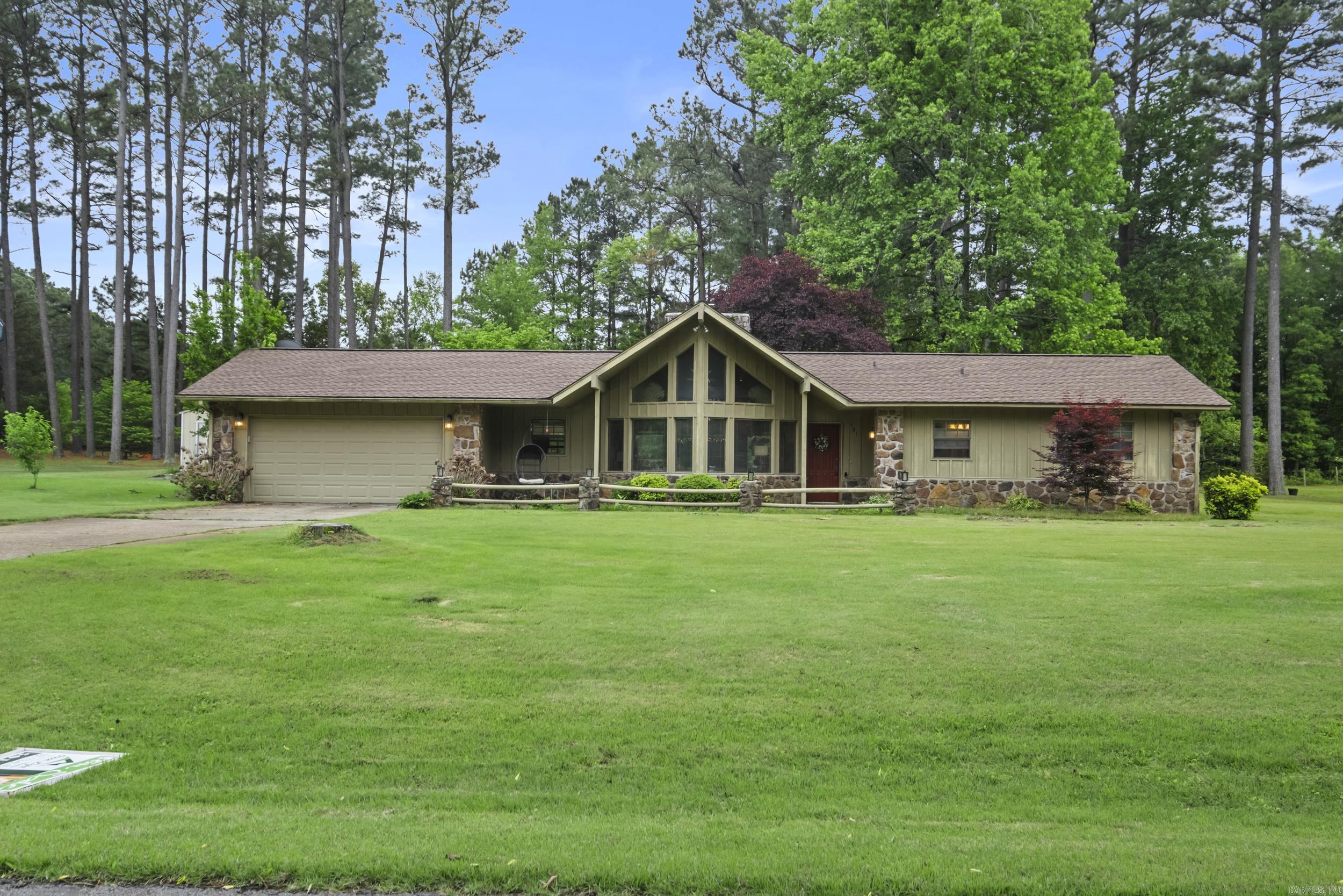 PINEWOOD ESTATES - Residential