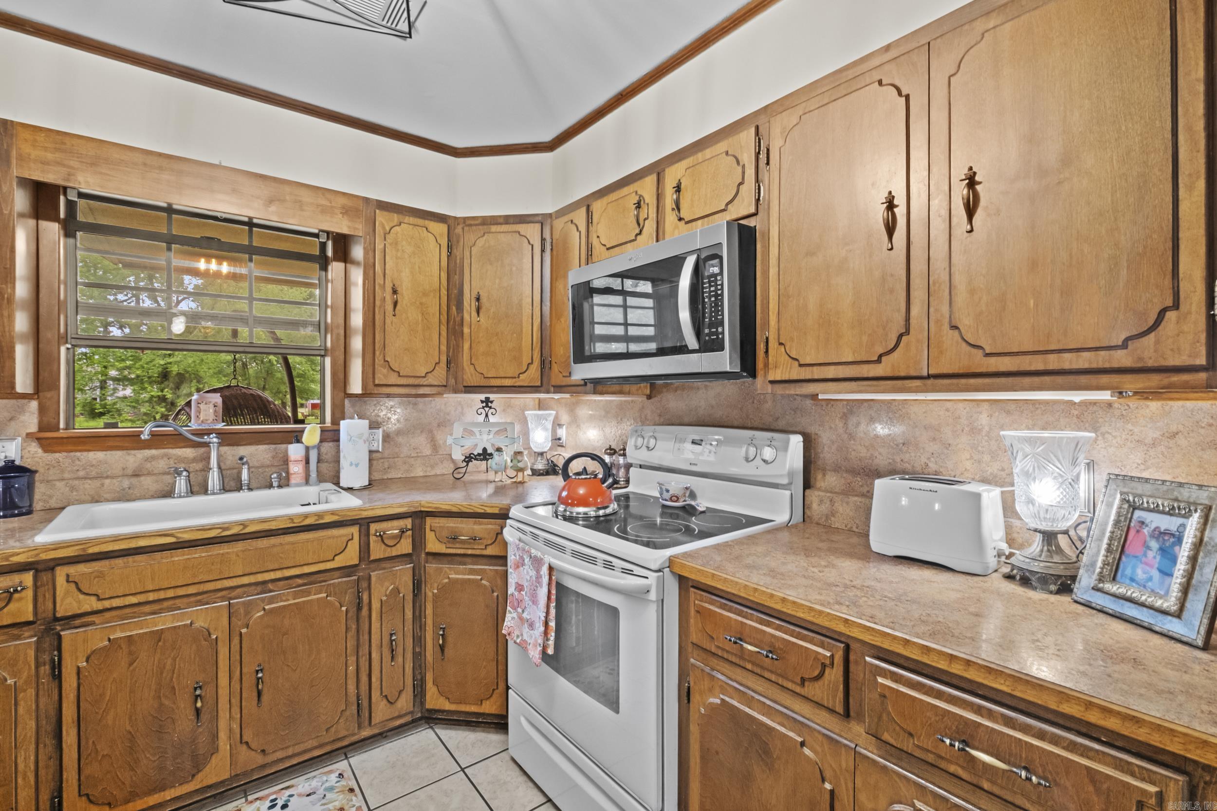 PINEWOOD ESTATES - Residential