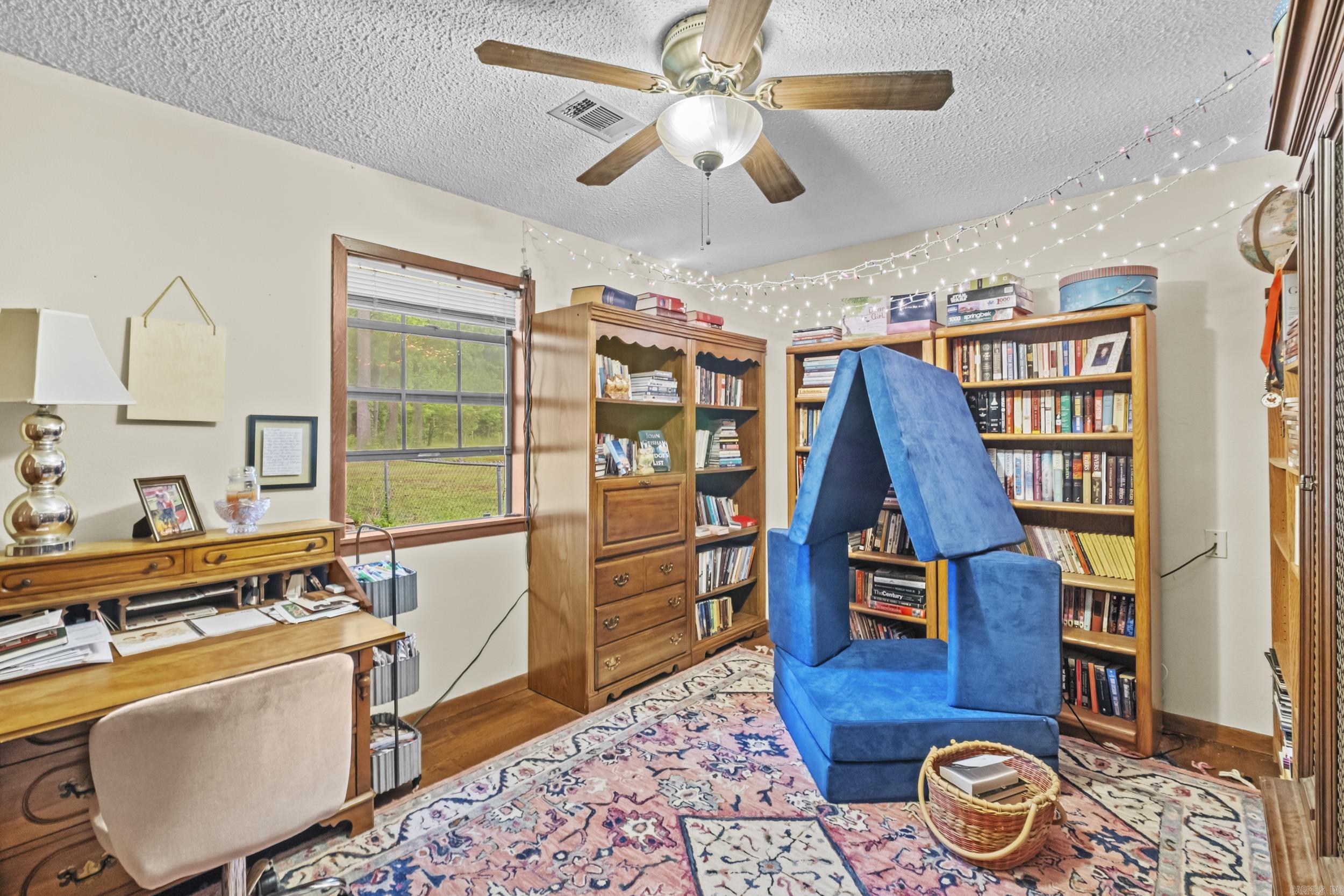 PINEWOOD ESTATES - Residential