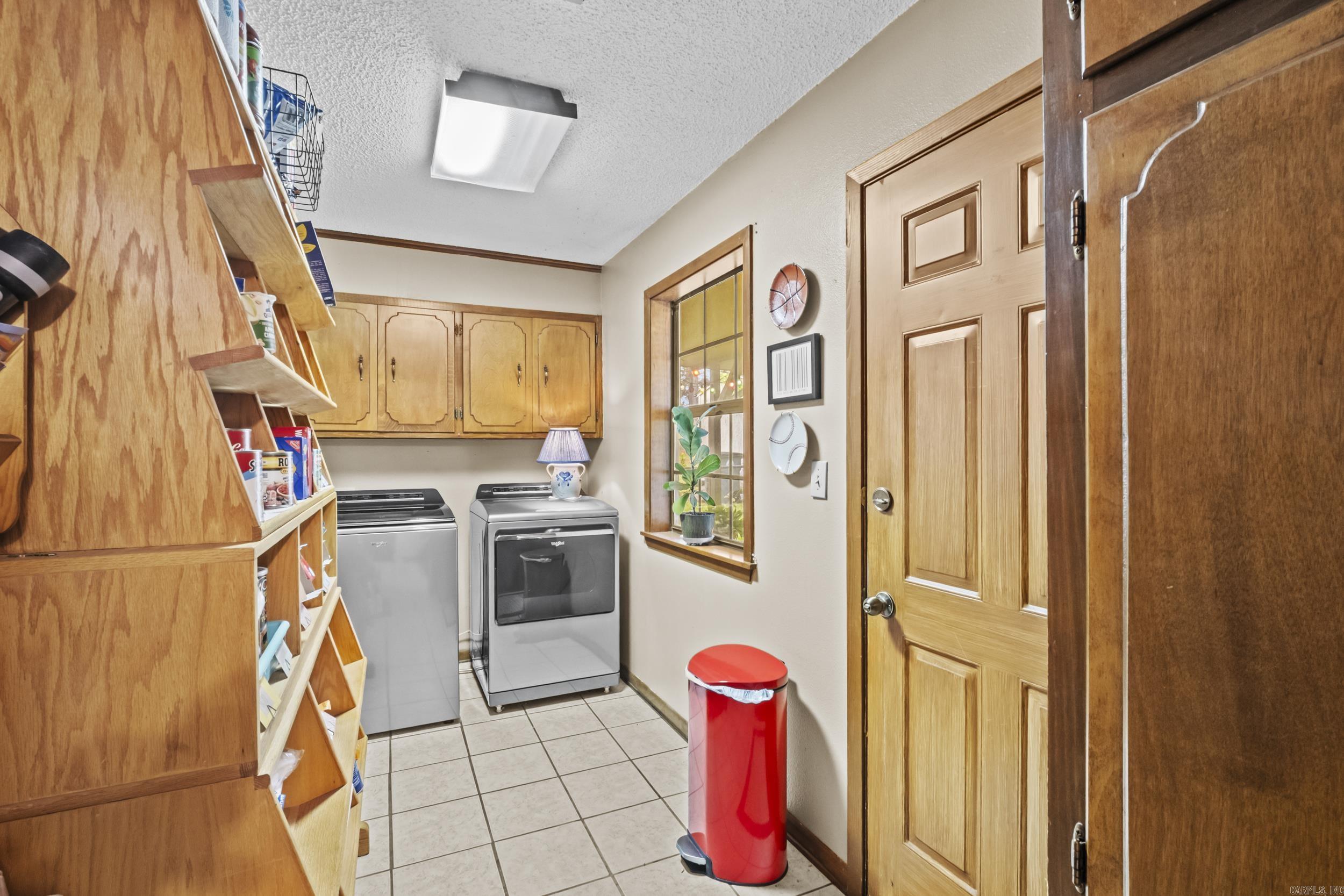 PINEWOOD ESTATES - Residential