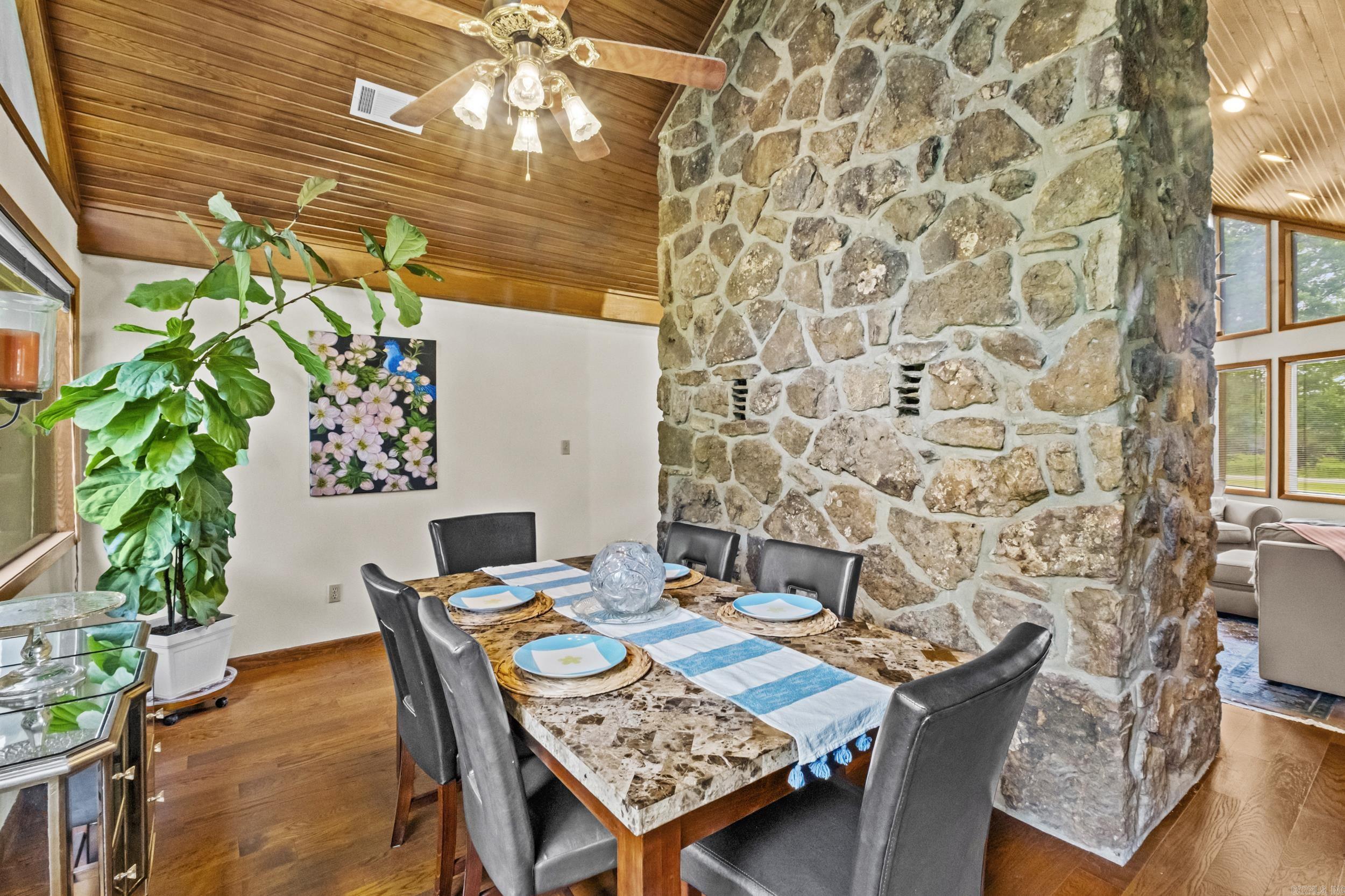 PINEWOOD ESTATES - Residential