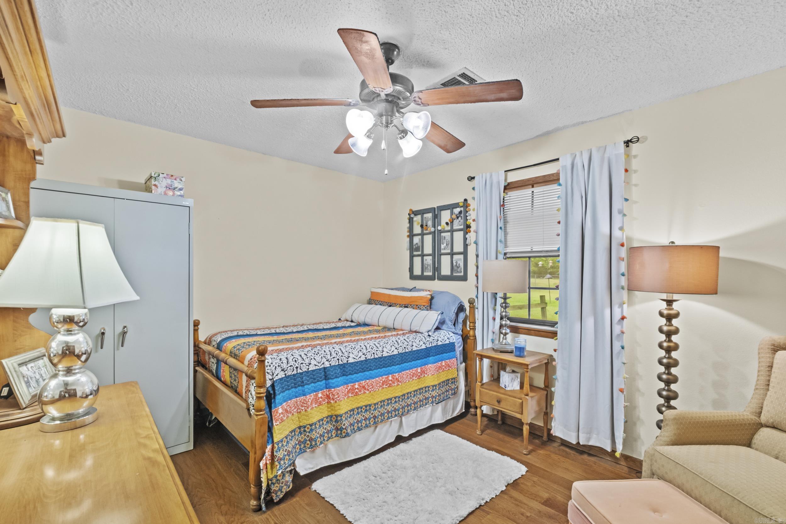 PINEWOOD ESTATES - Residential