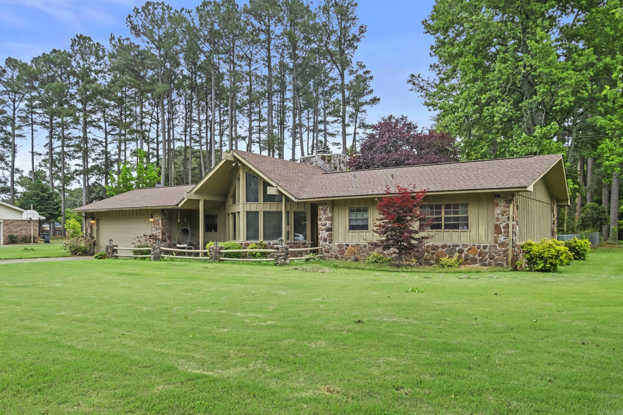 PINEWOOD ESTATES - Residential