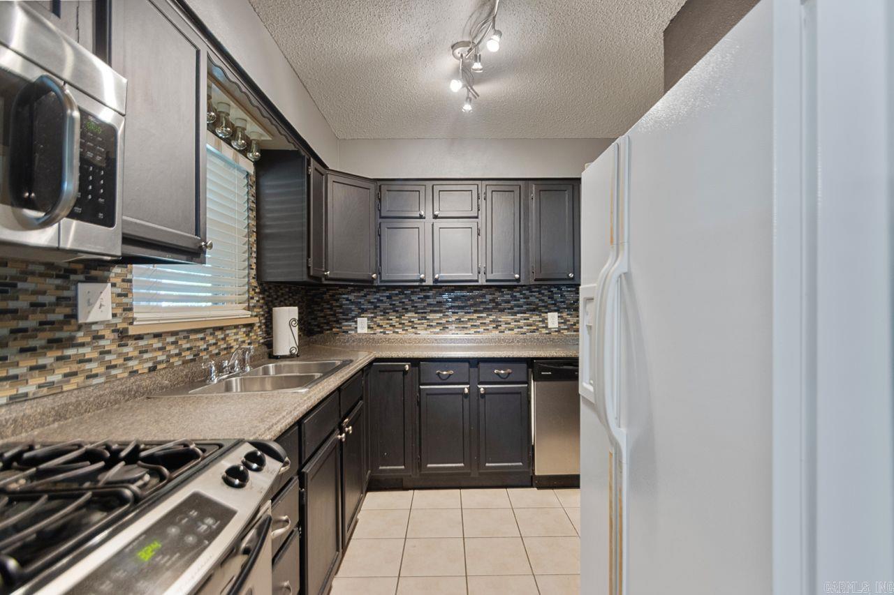 TROUTT - Residential