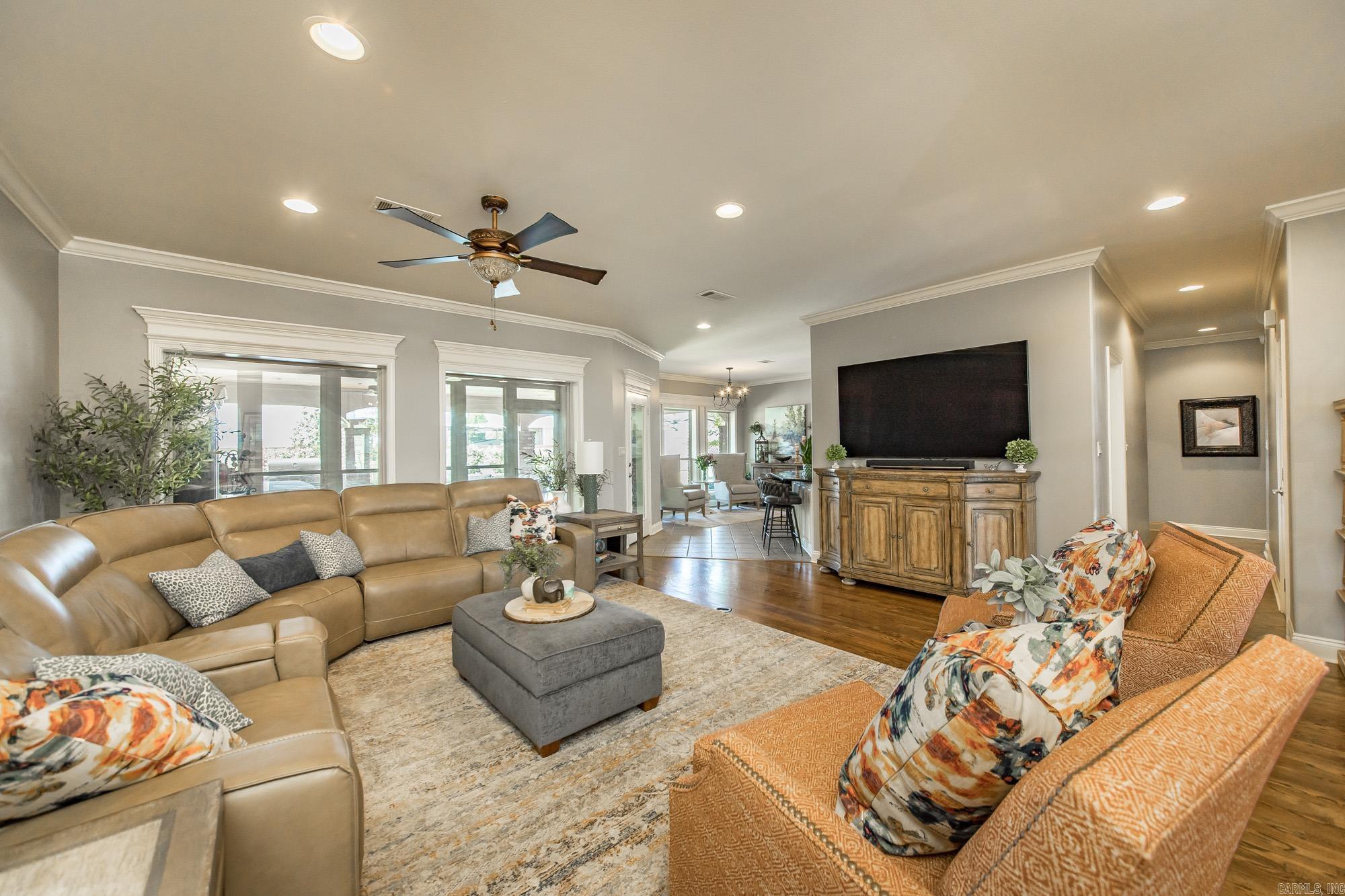 CAMBRIDGE PLACE - Residential