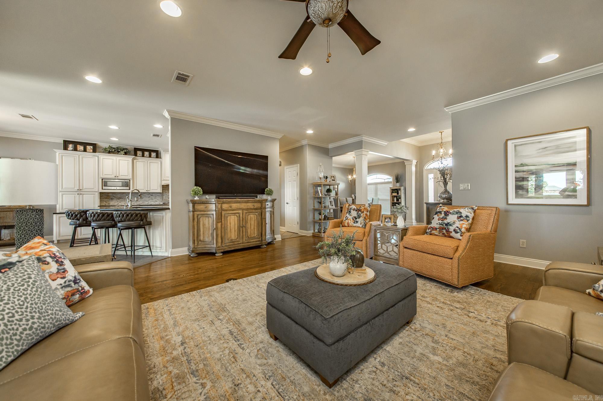 CAMBRIDGE PLACE - Residential