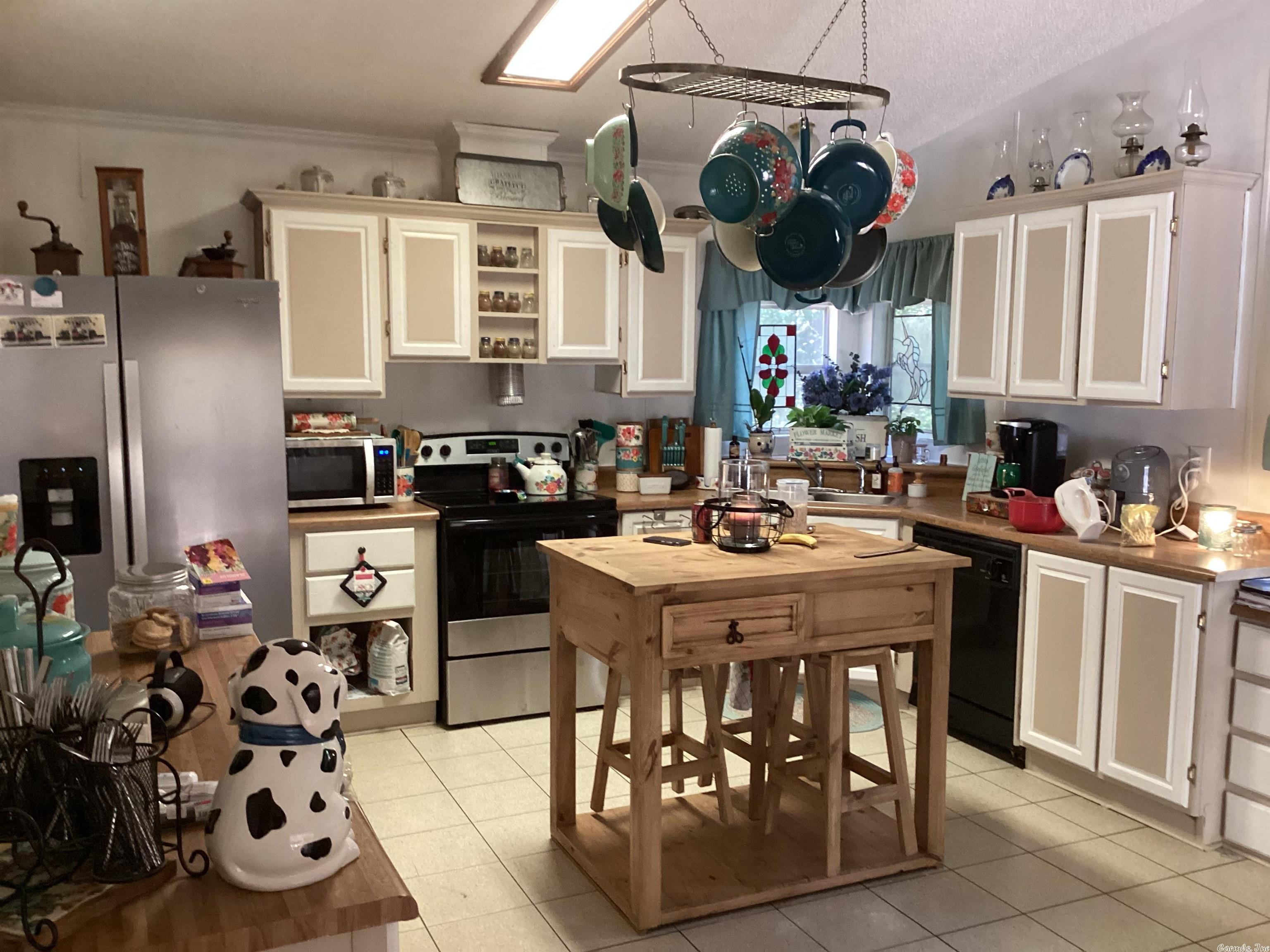 GATES ADD TO HATFIELD - Residential