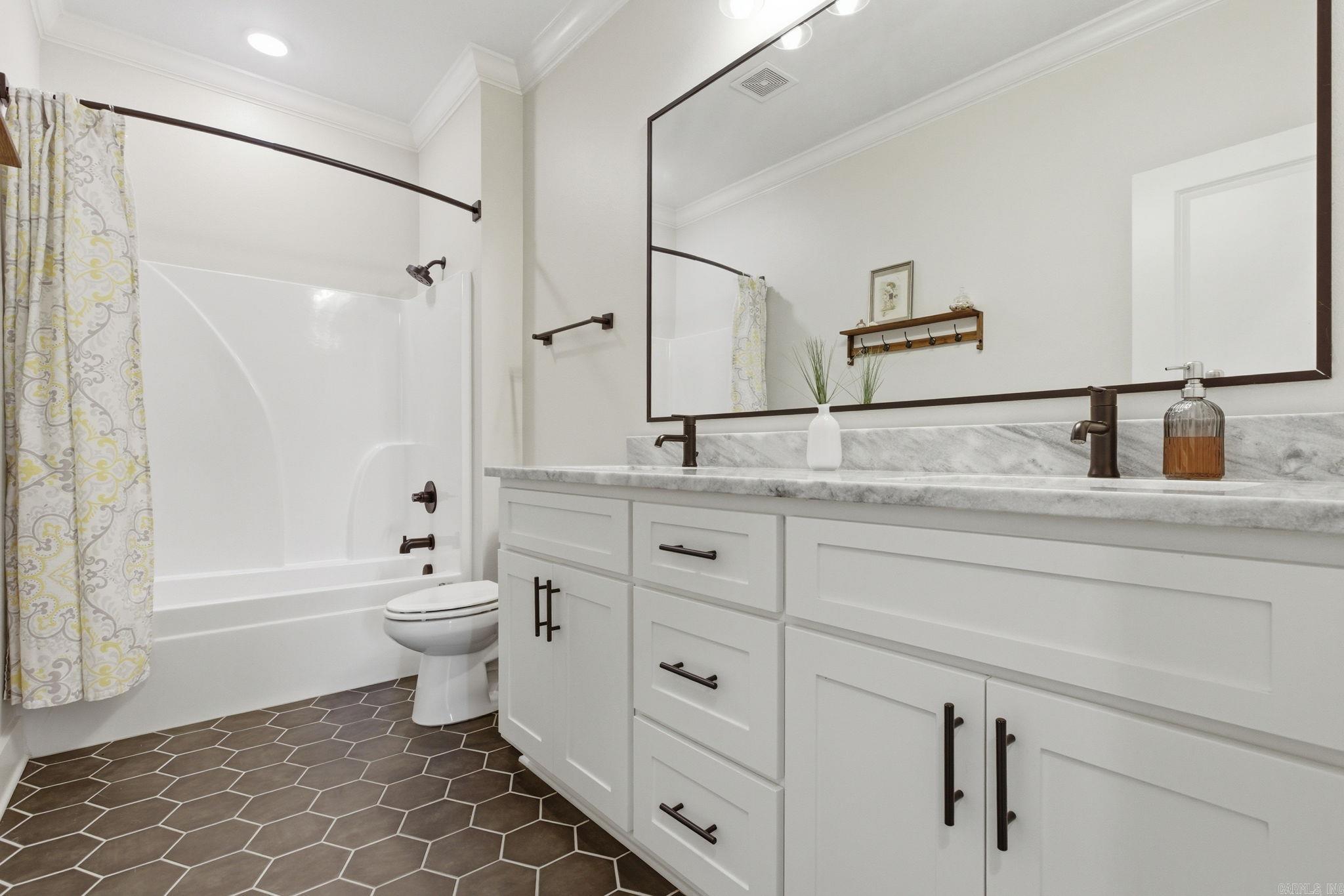 OLDE SALEM TOWNSHIP - Residential