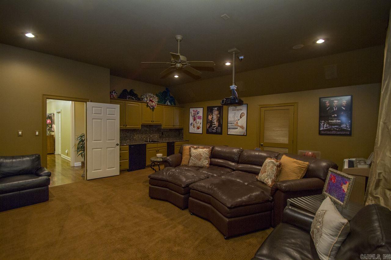 CHENAL VALLEY BRETAGNE CIRCLE - Residential
