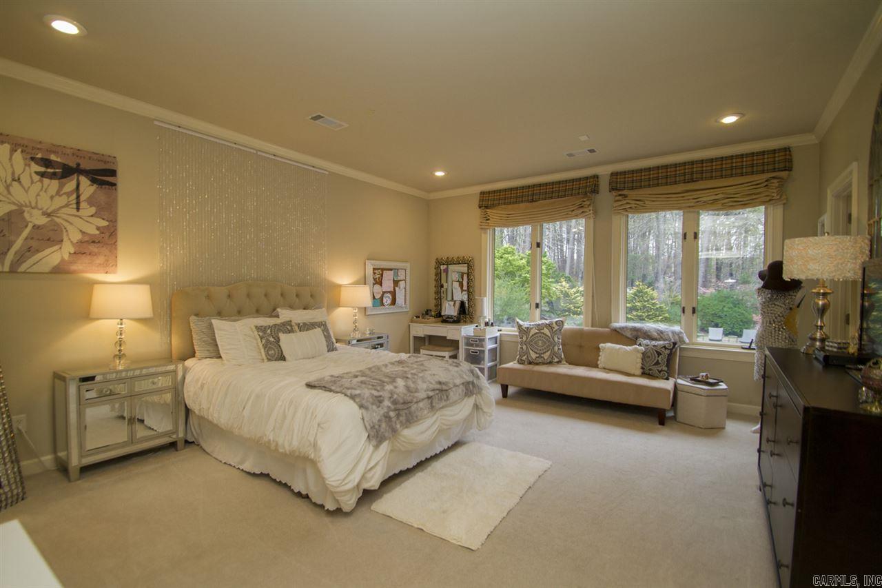 CHENAL VALLEY BRETAGNE CIRCLE - Residential