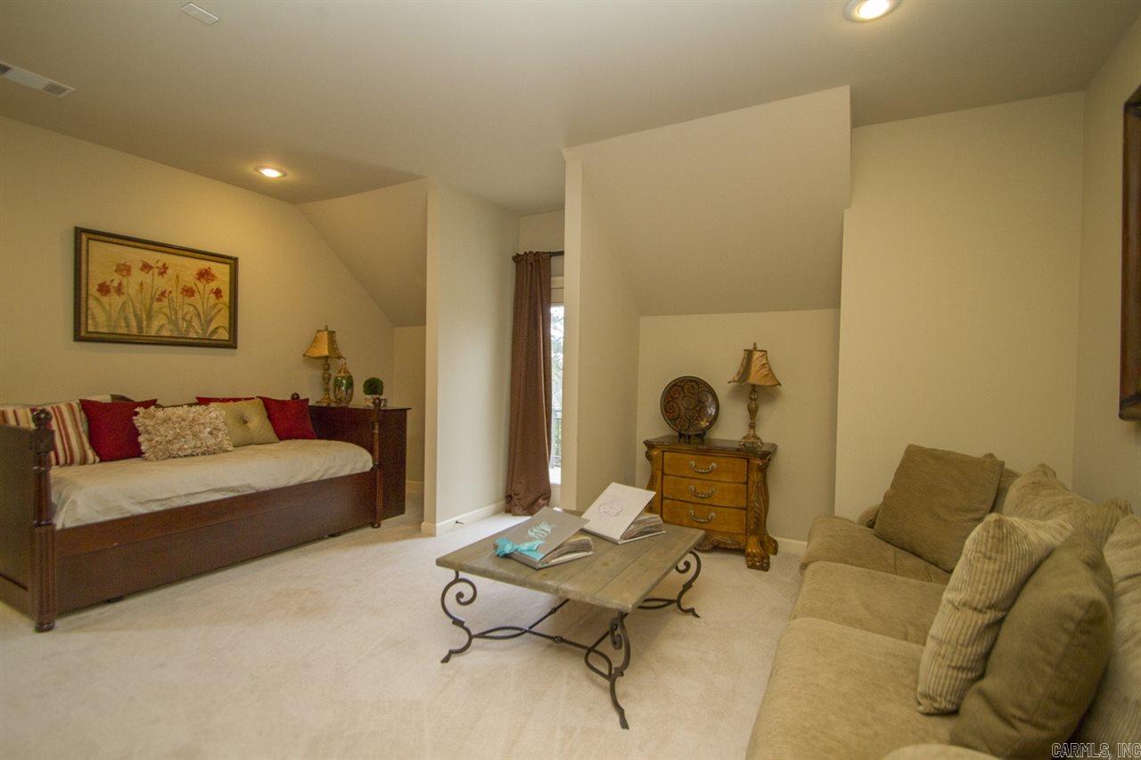 CHENAL VALLEY BRETAGNE CIRCLE - Residential