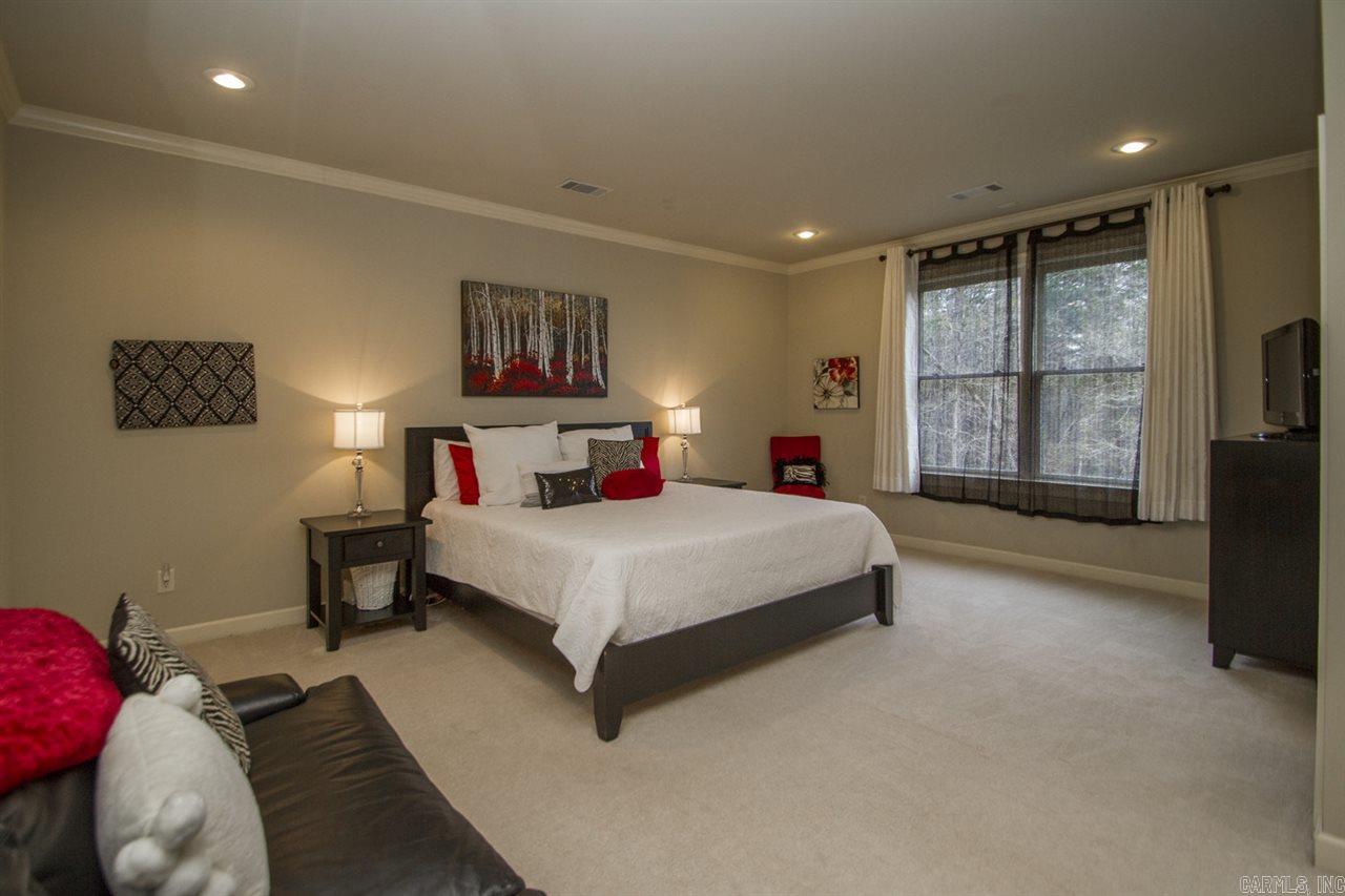 CHENAL VALLEY BRETAGNE CIRCLE - Residential