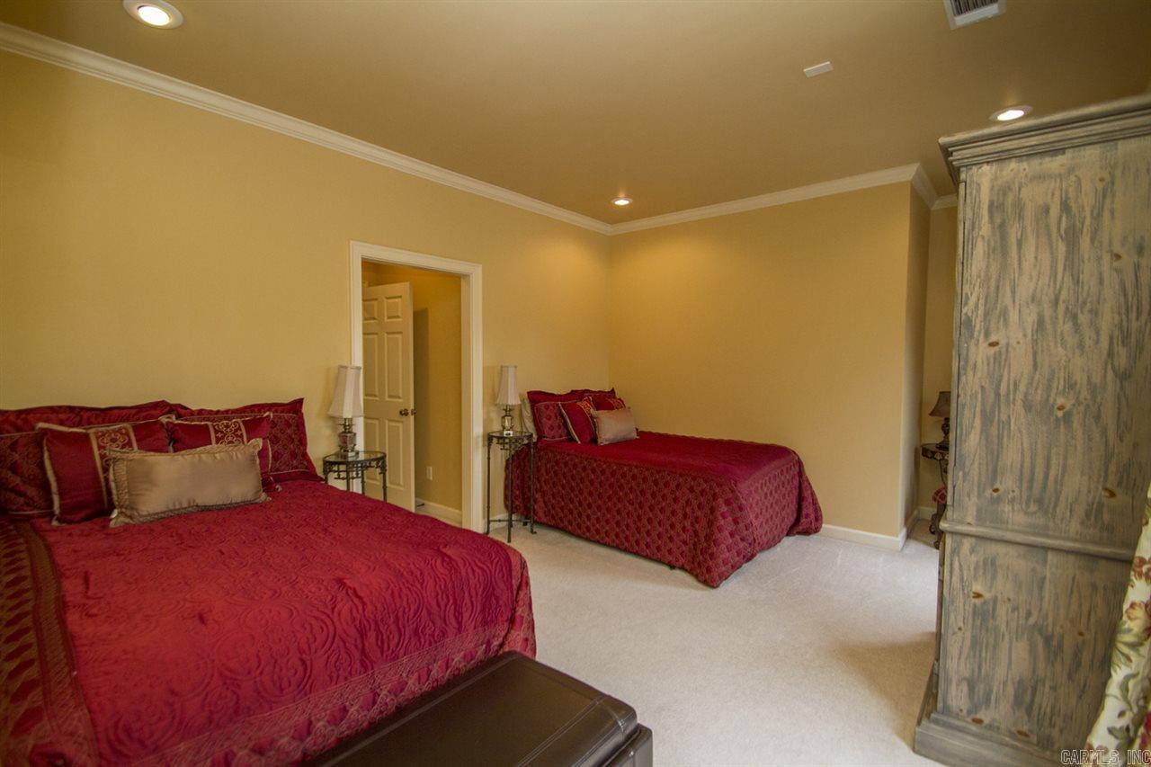CHENAL VALLEY BRETAGNE CIRCLE - Residential