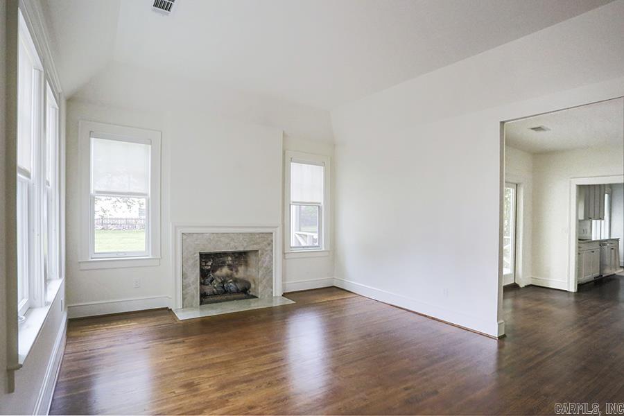 NEWTONS - Residential