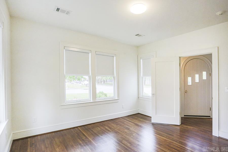 NEWTONS - Residential