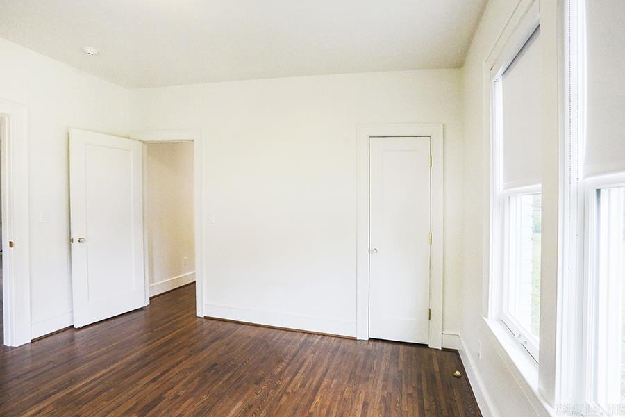 NEWTONS - Residential