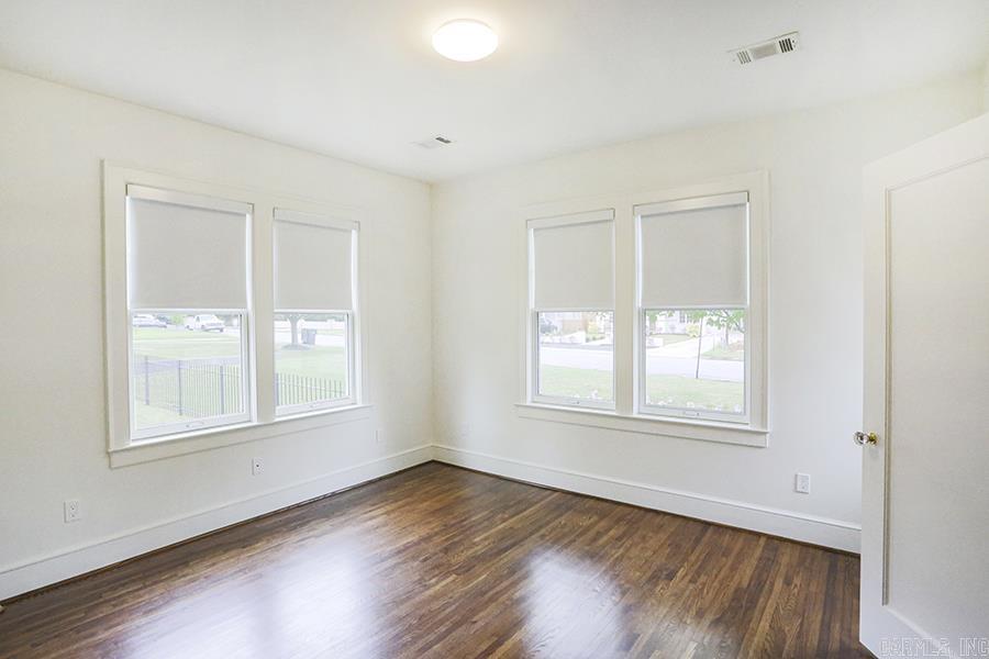 NEWTONS - Residential