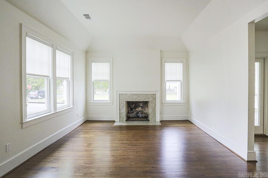 NEWTONS - Residential