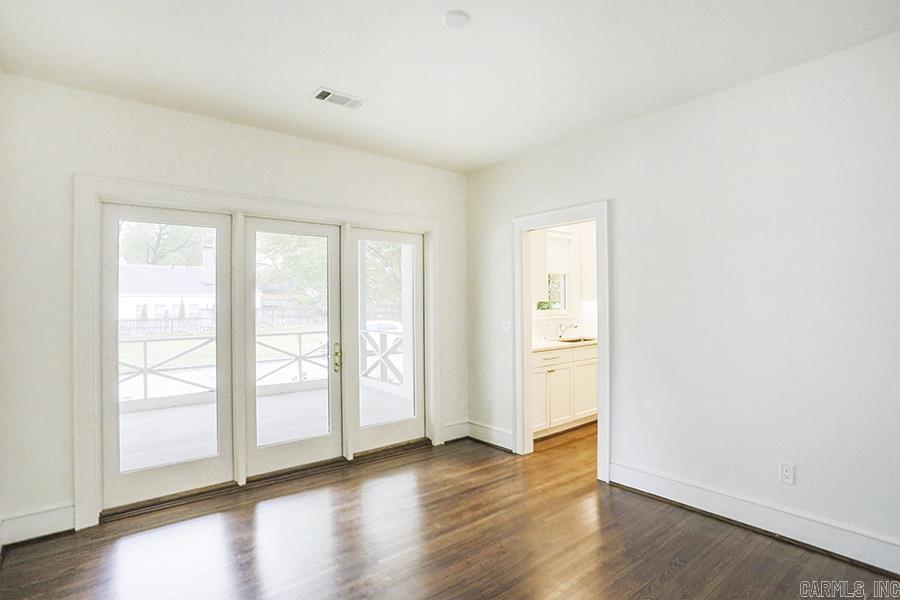 NEWTONS - Residential