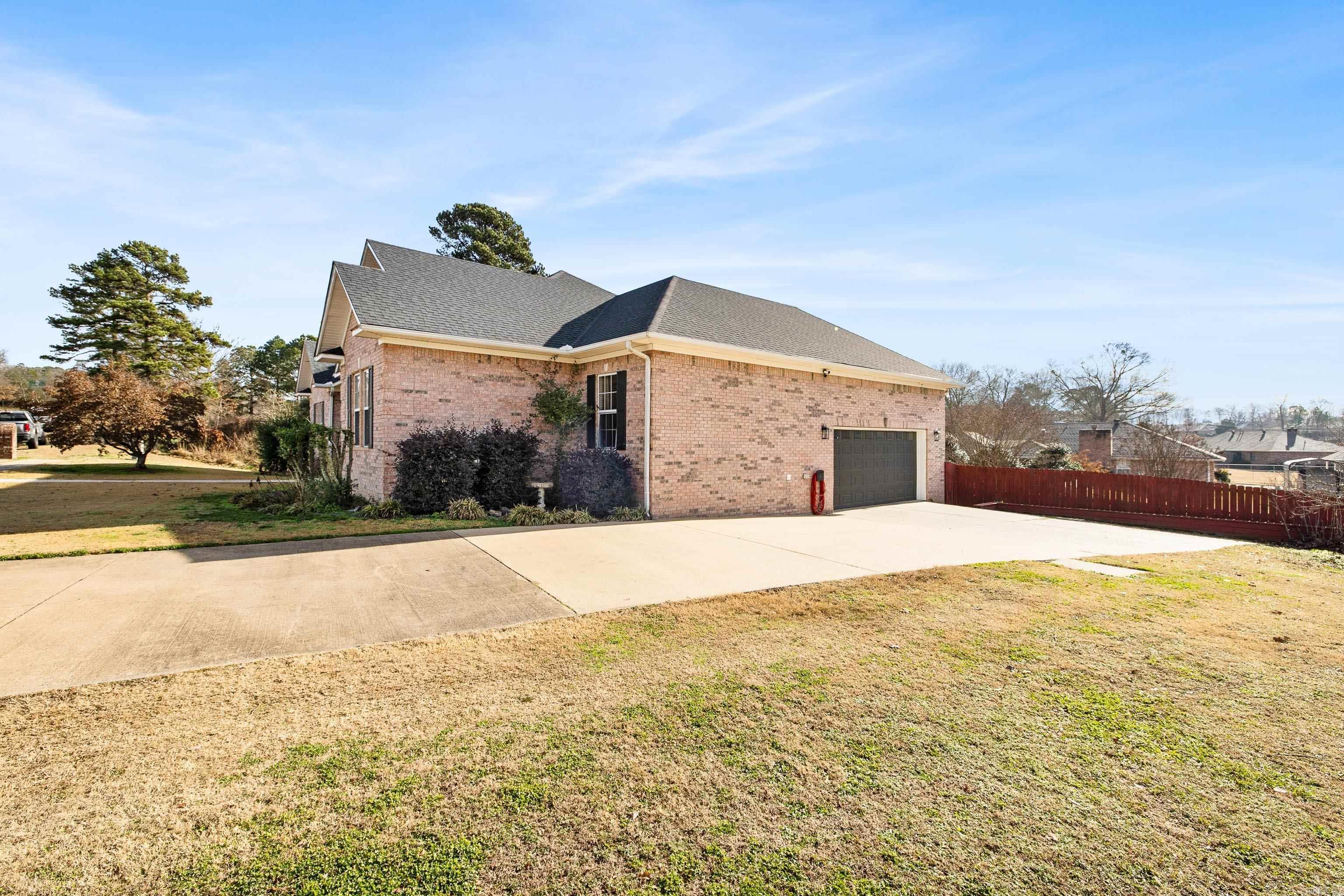 VILLAGE SOUTH - Residential