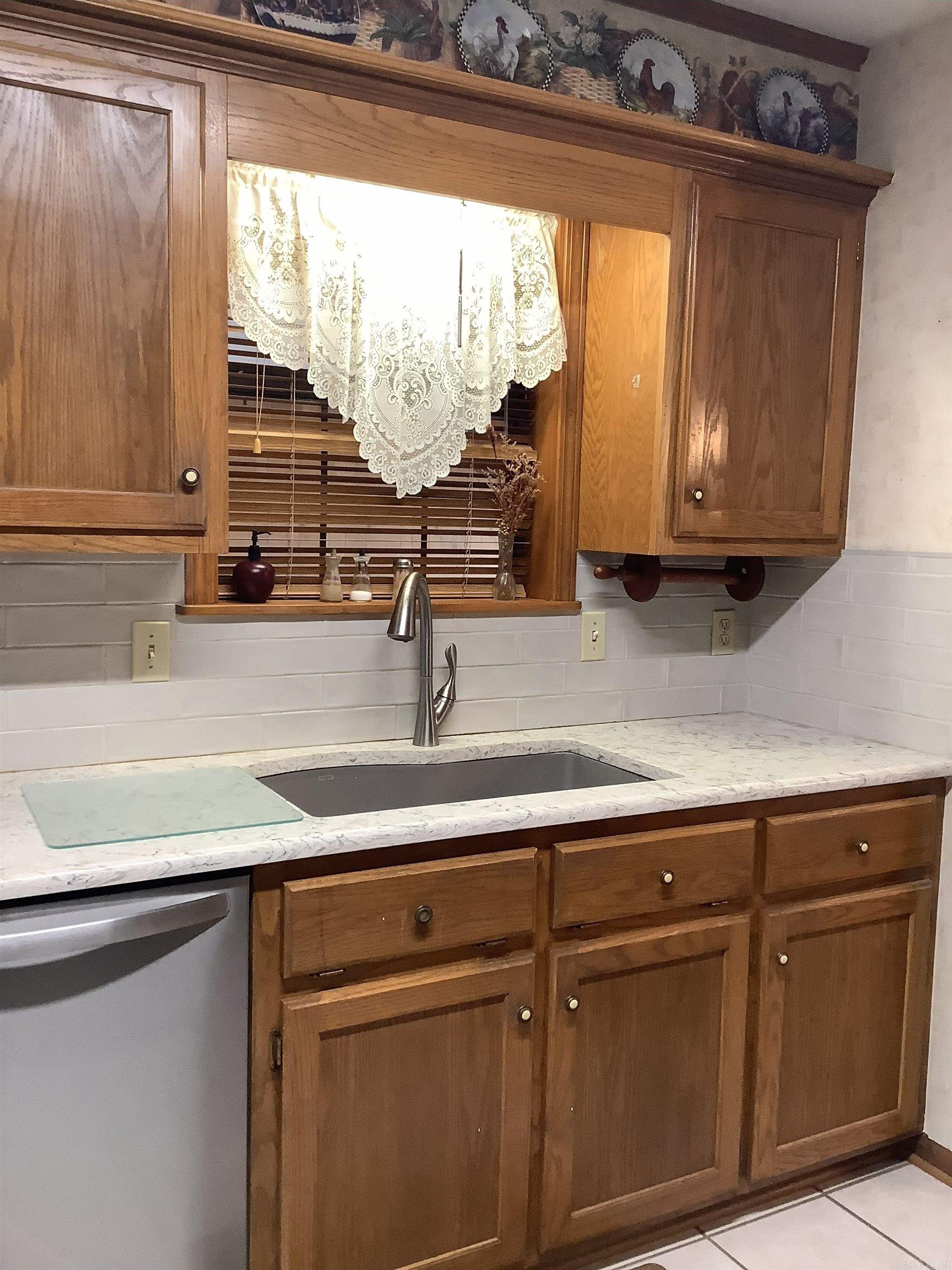 RIVER OAKS - Residential