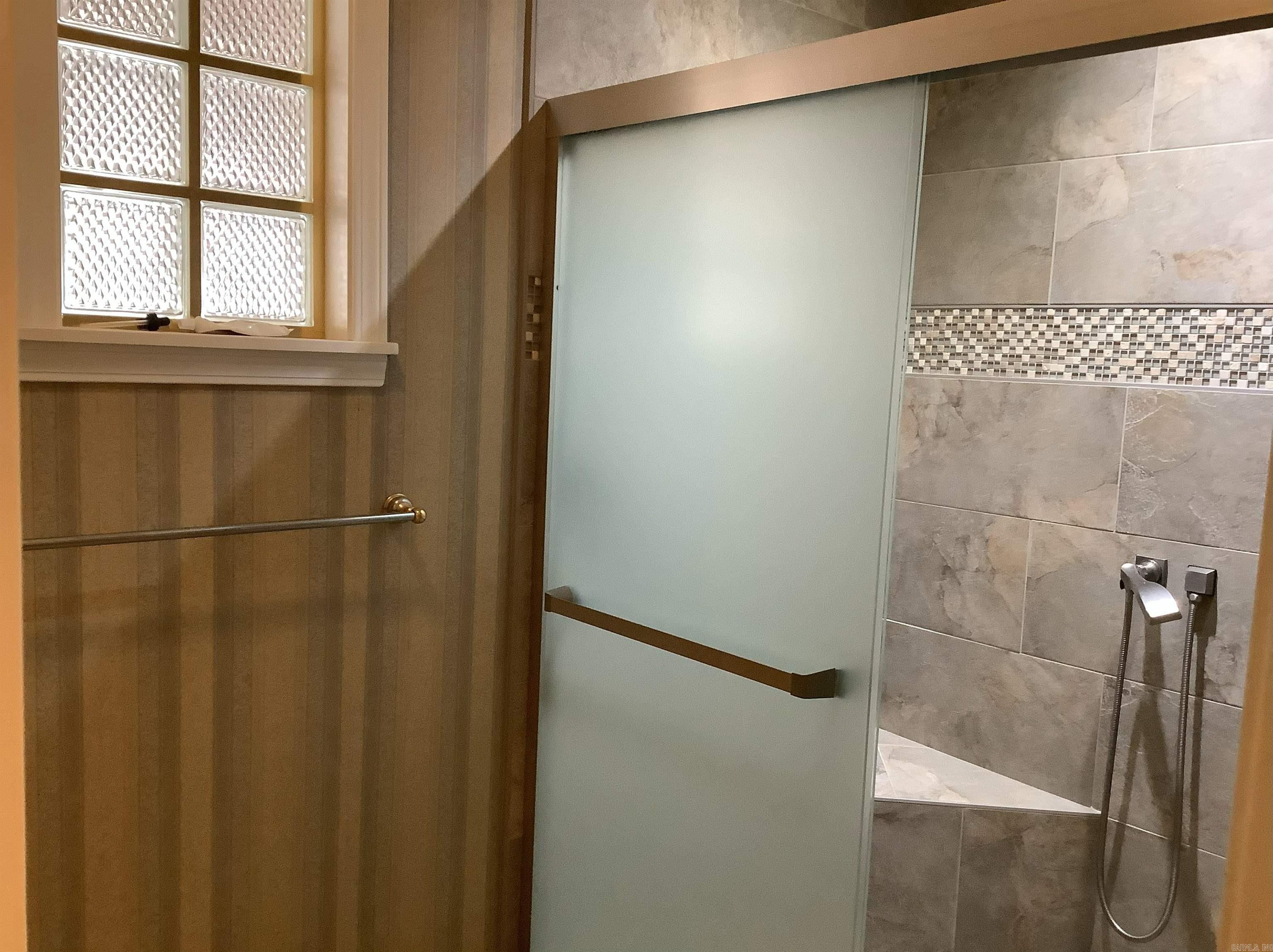 RIVER OAKS - Residential