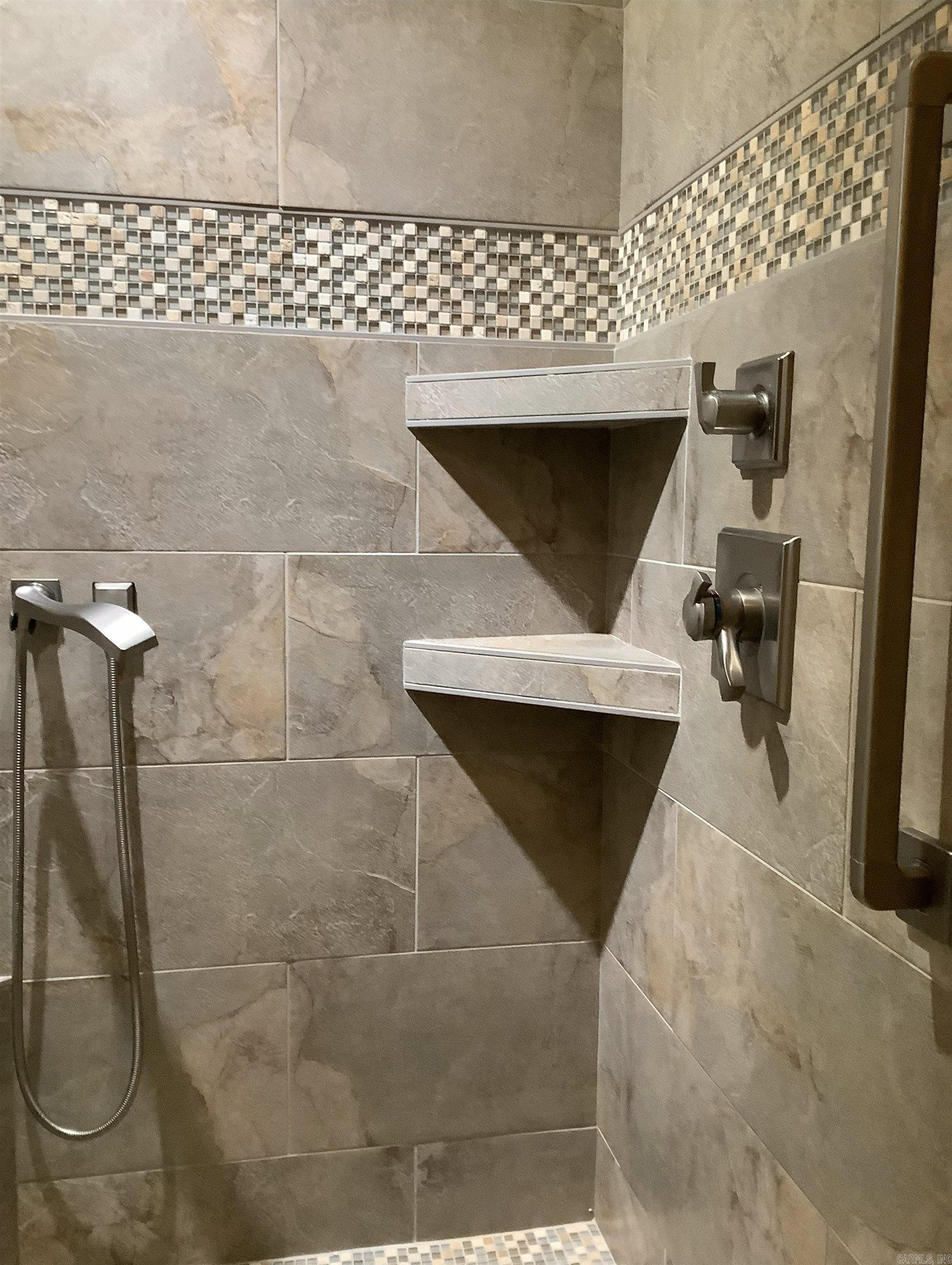 RIVER OAKS - Residential