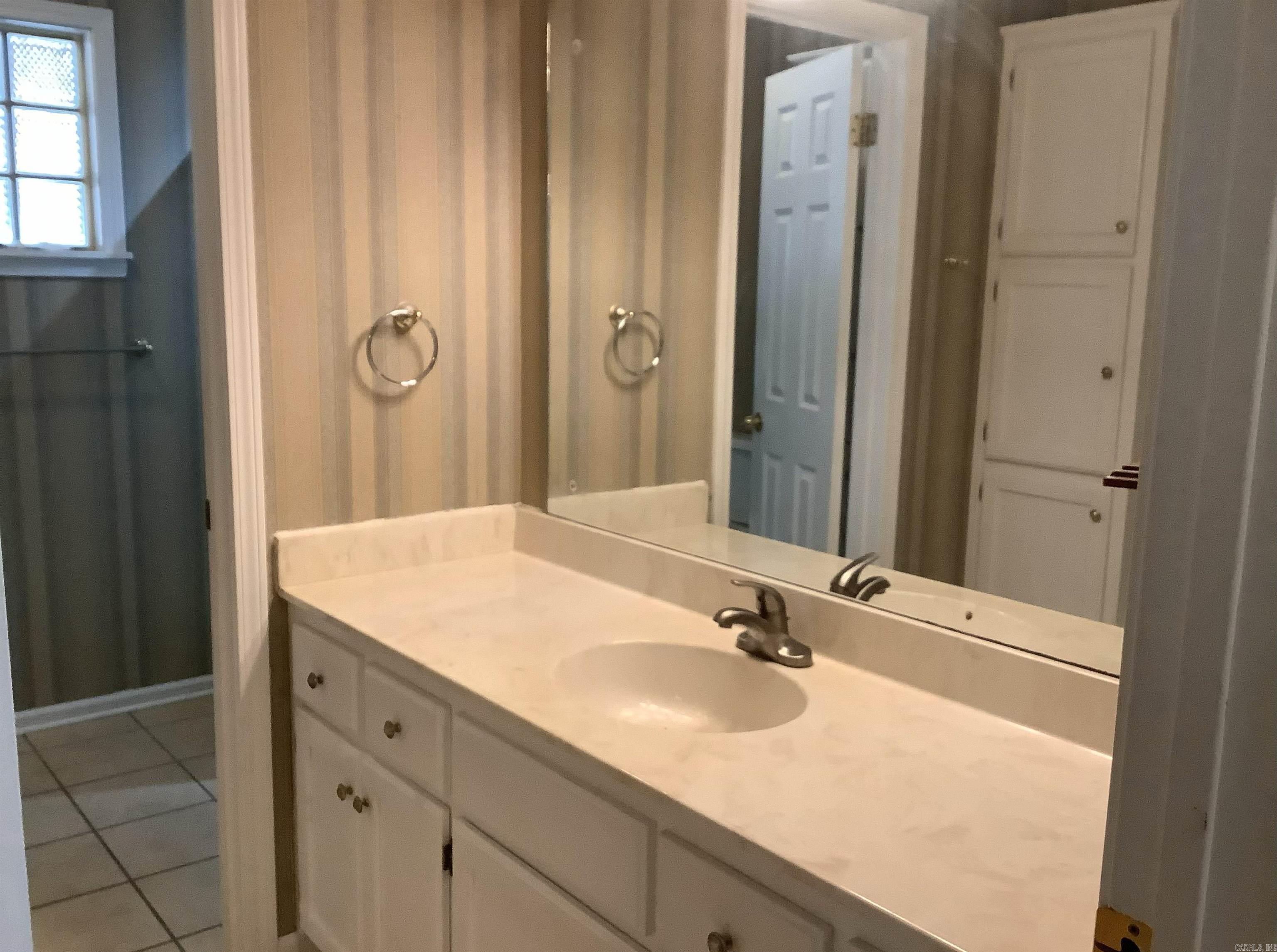 RIVER OAKS - Residential