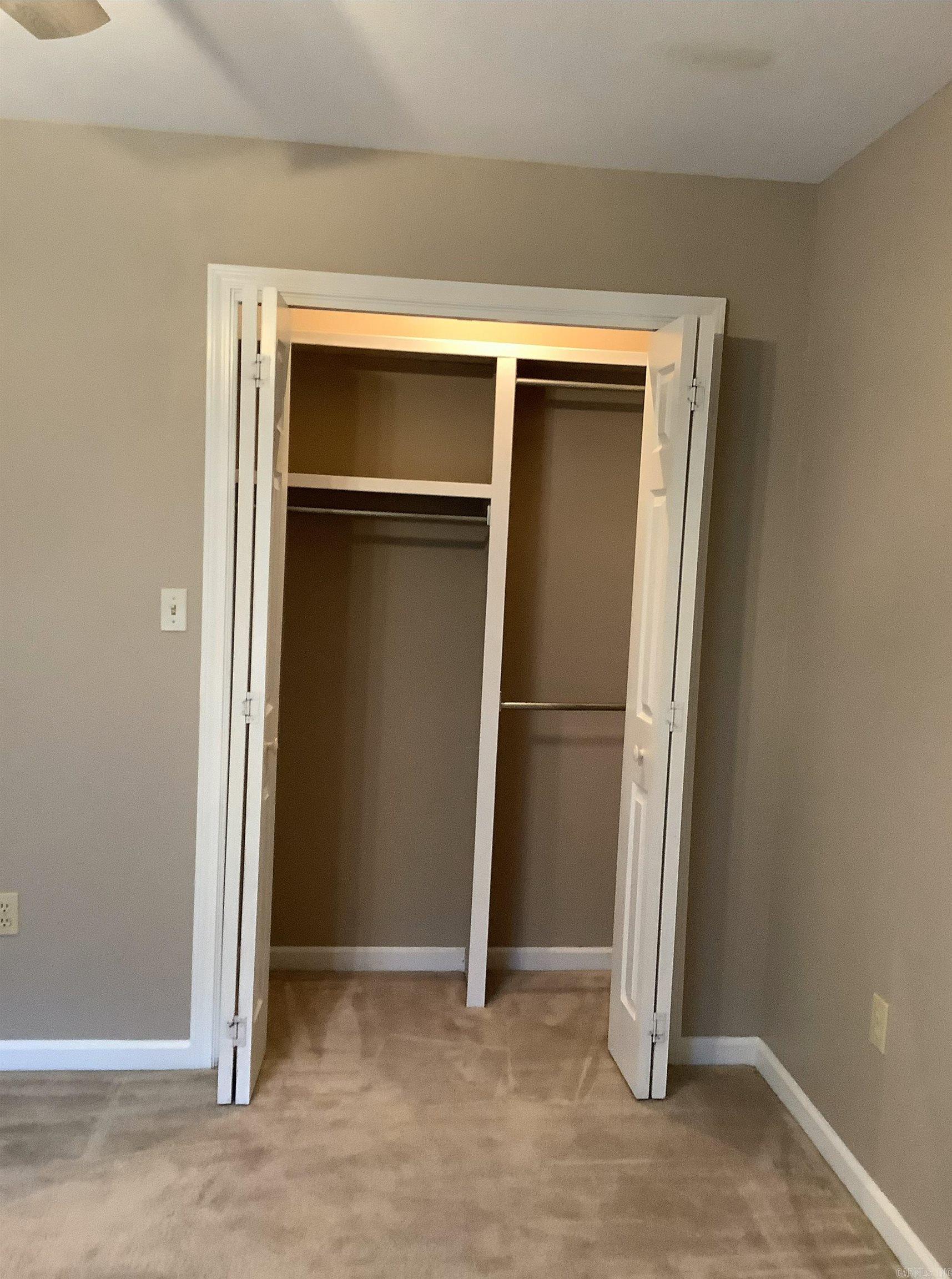 RIVER OAKS - Residential