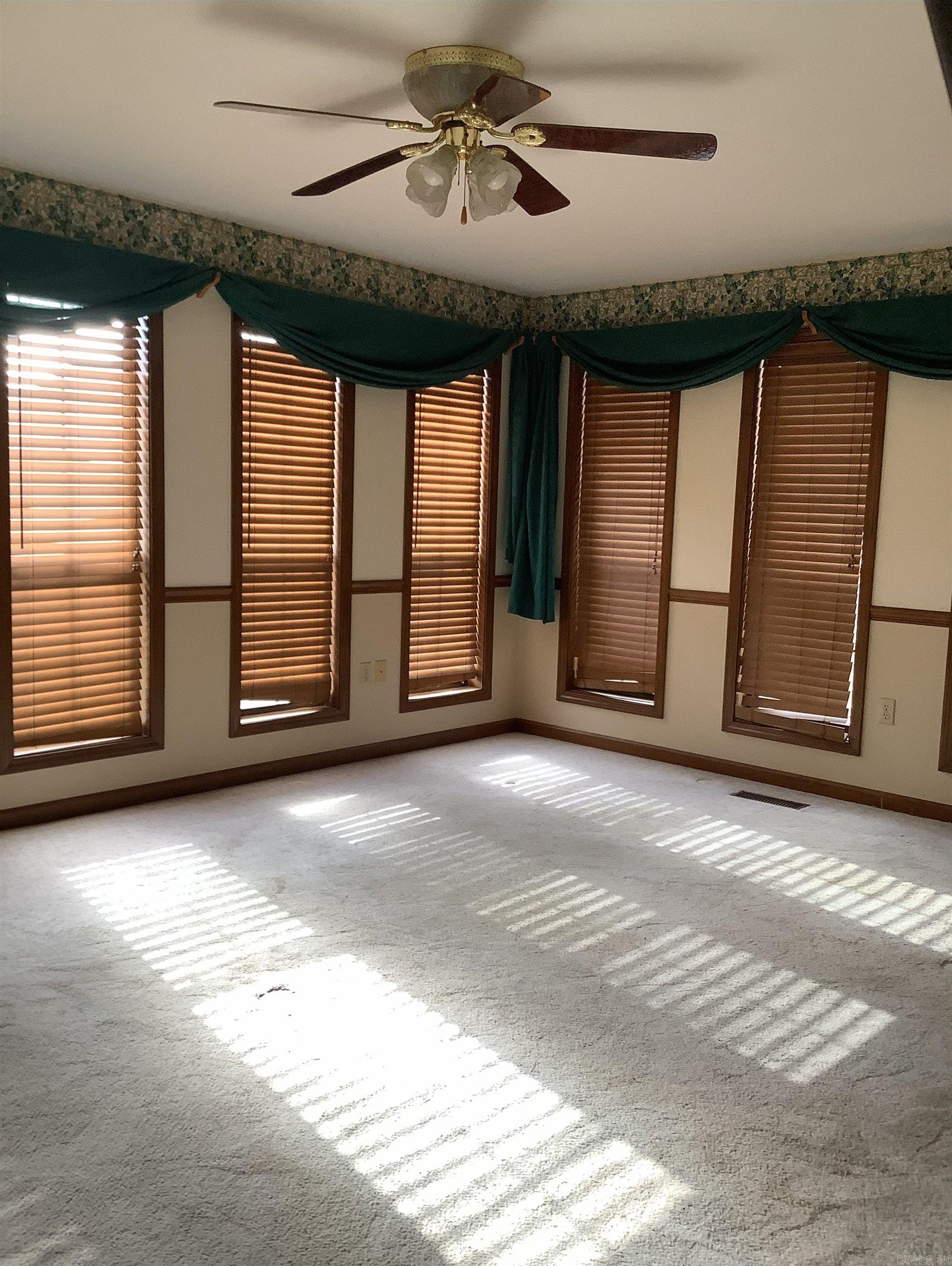 RIVER OAKS - Residential