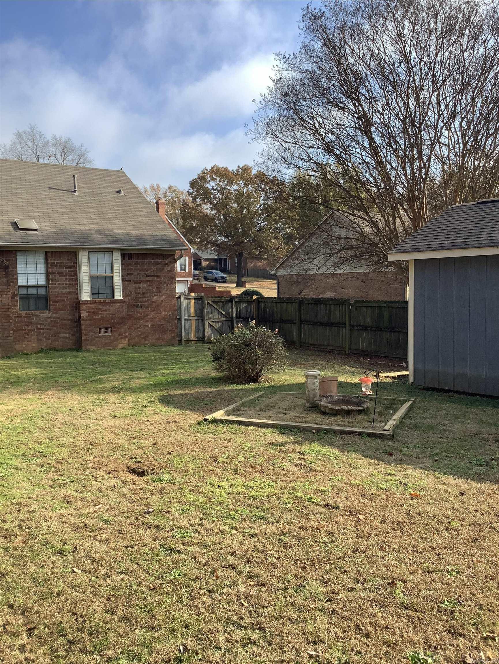 RIVER OAKS - Residential