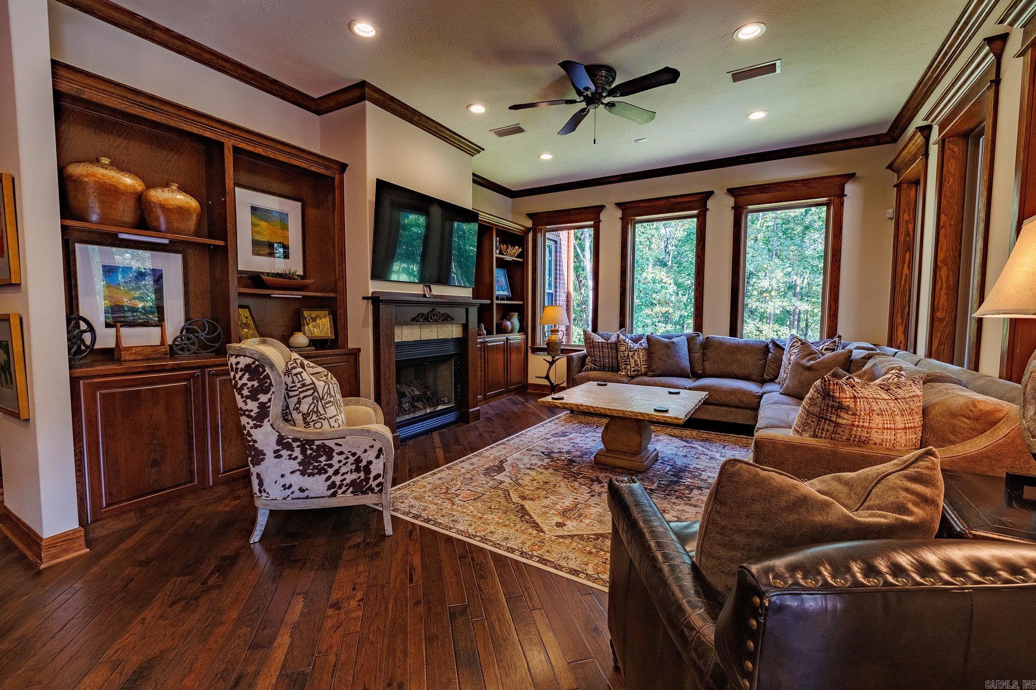 Mountain Ridge - Residential